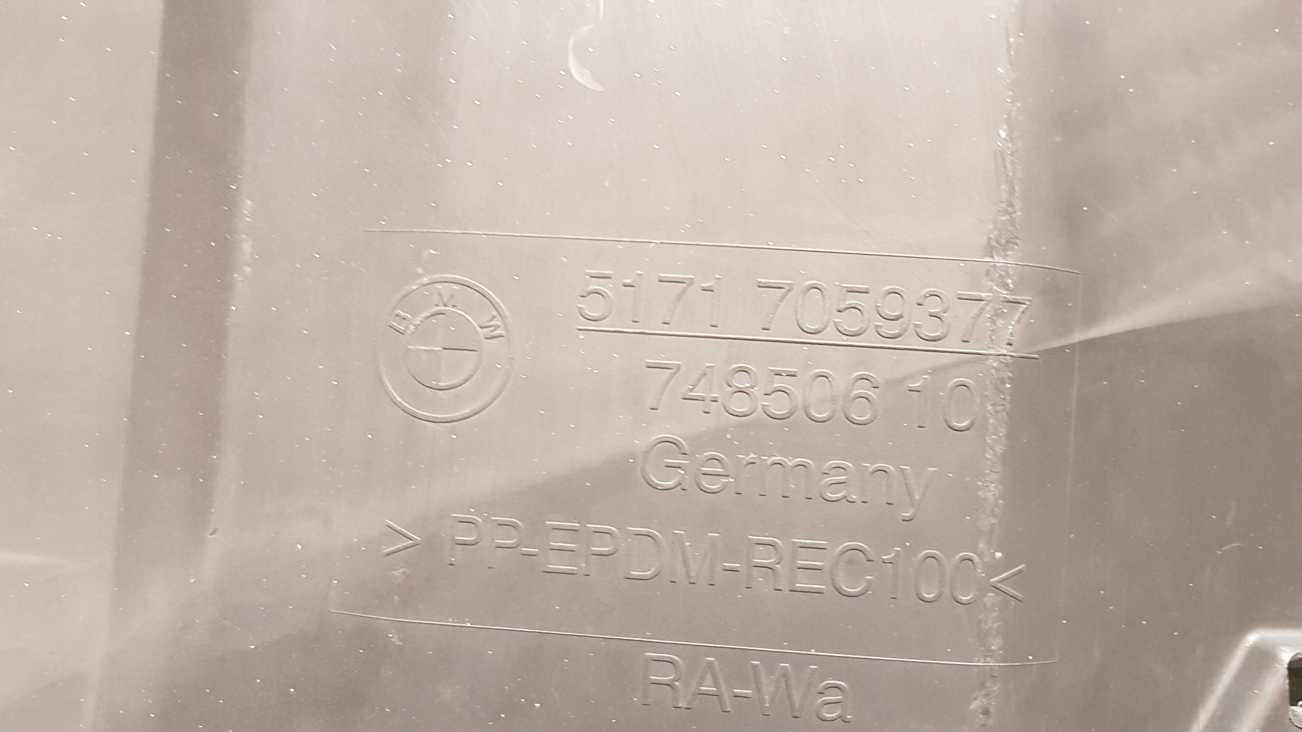 mudguard left front BMW 3 E90 E91 7059377 7172499