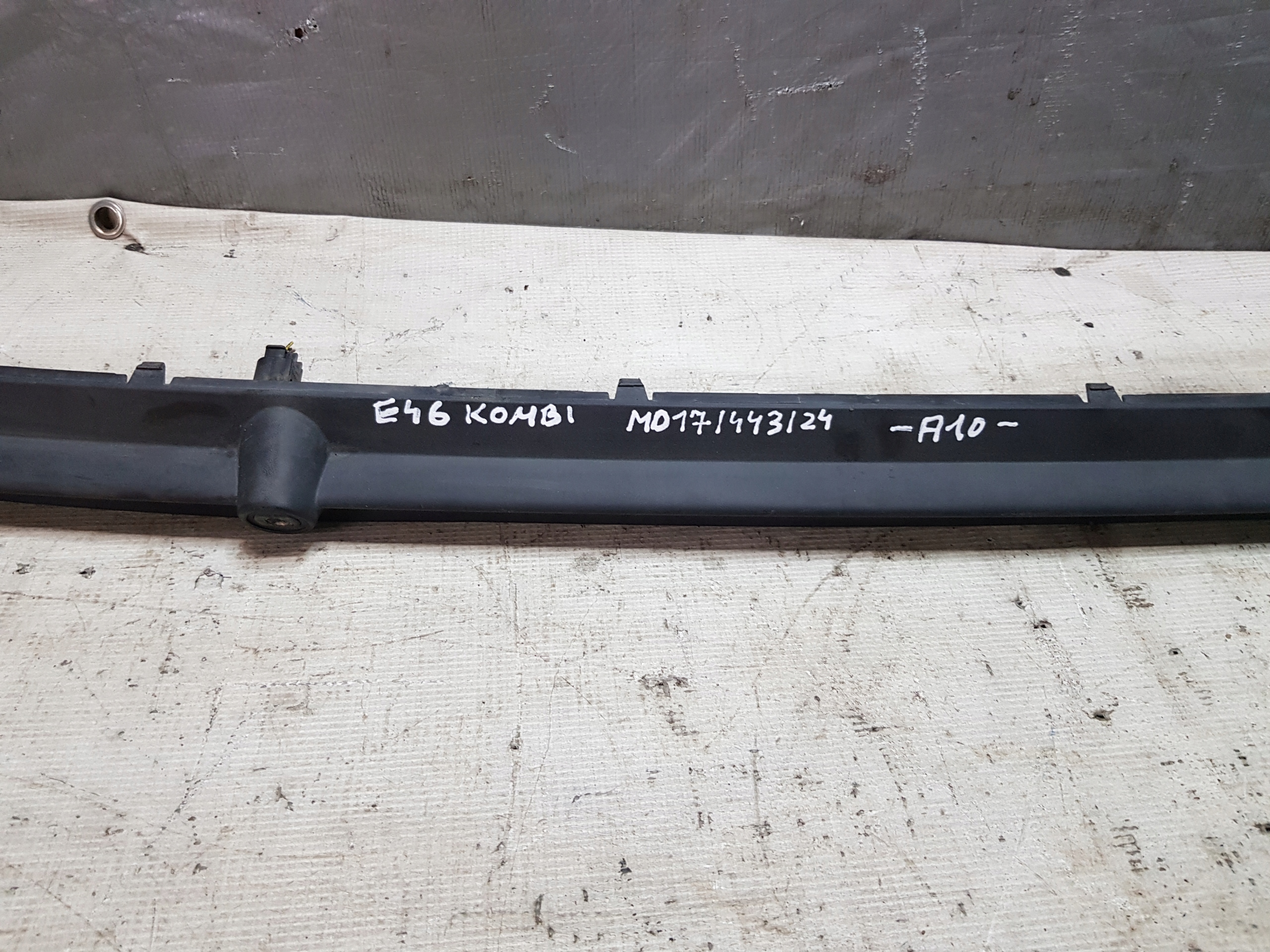 BMW E46 KOMBI modanatura Paraurti posteriore 4 PDC 8227570