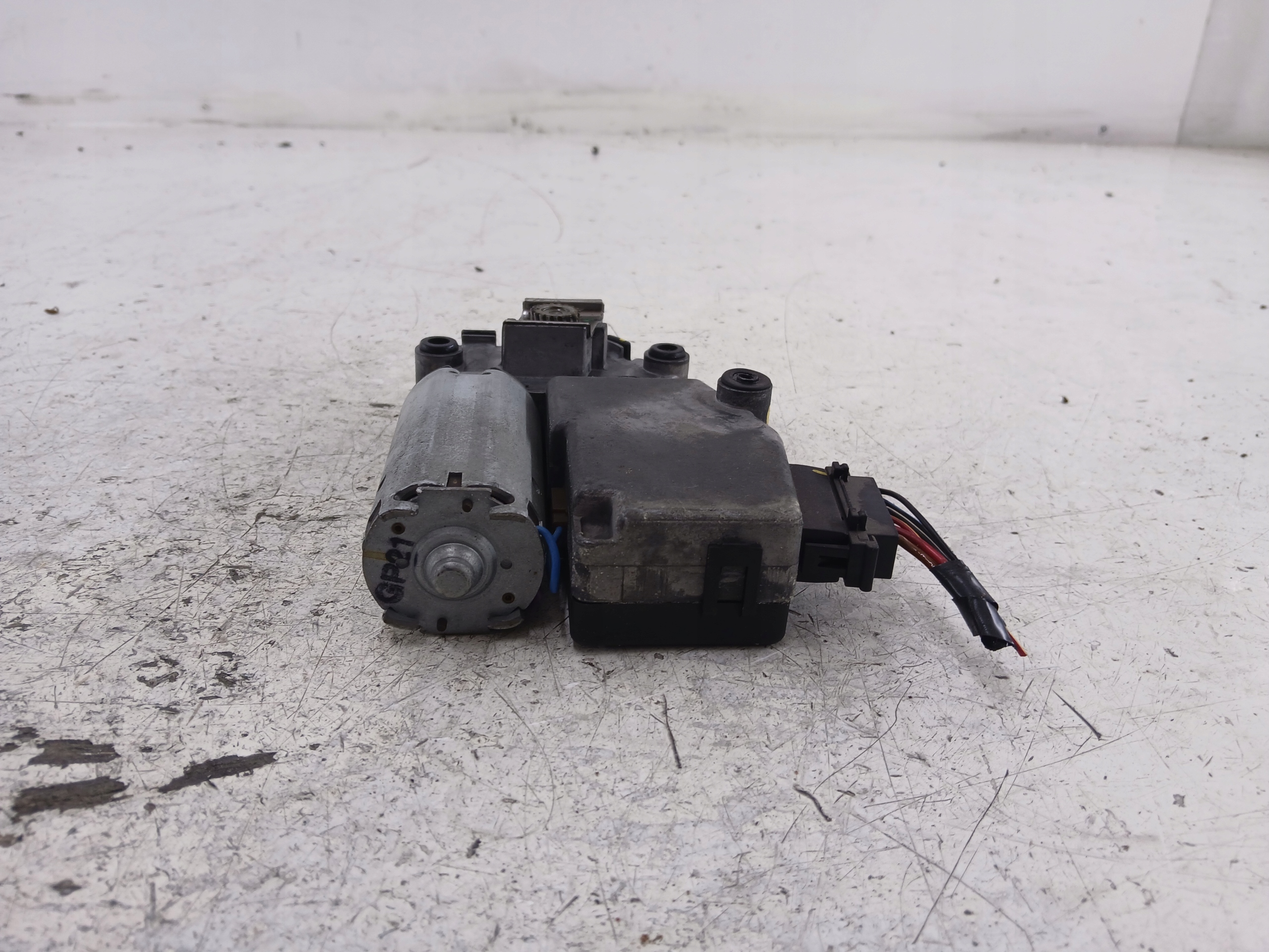 OPEL ASTRA II G Motor Schiebedach 90589215