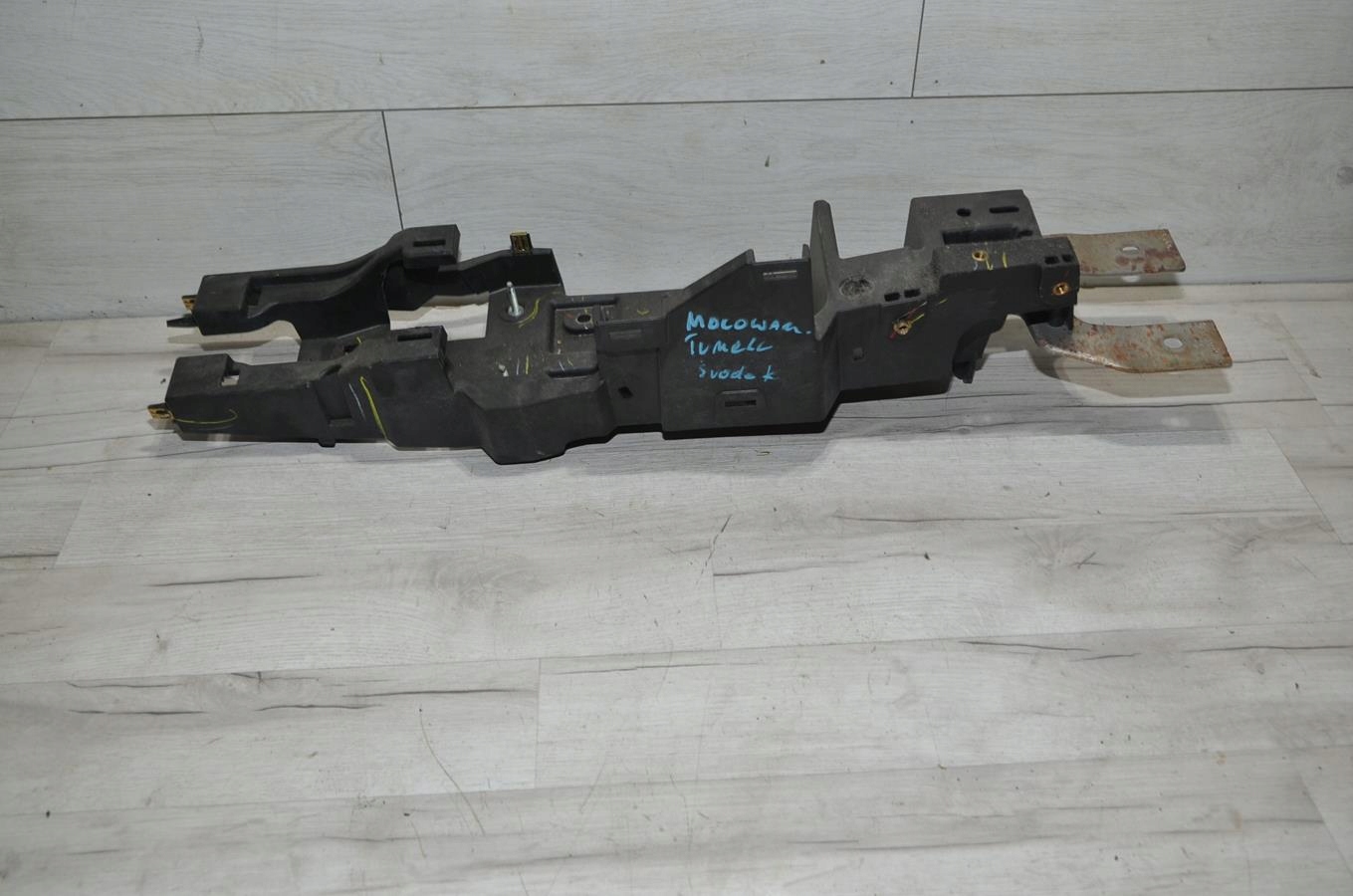 Halter tunel mitte FIAT FREEMONT 12