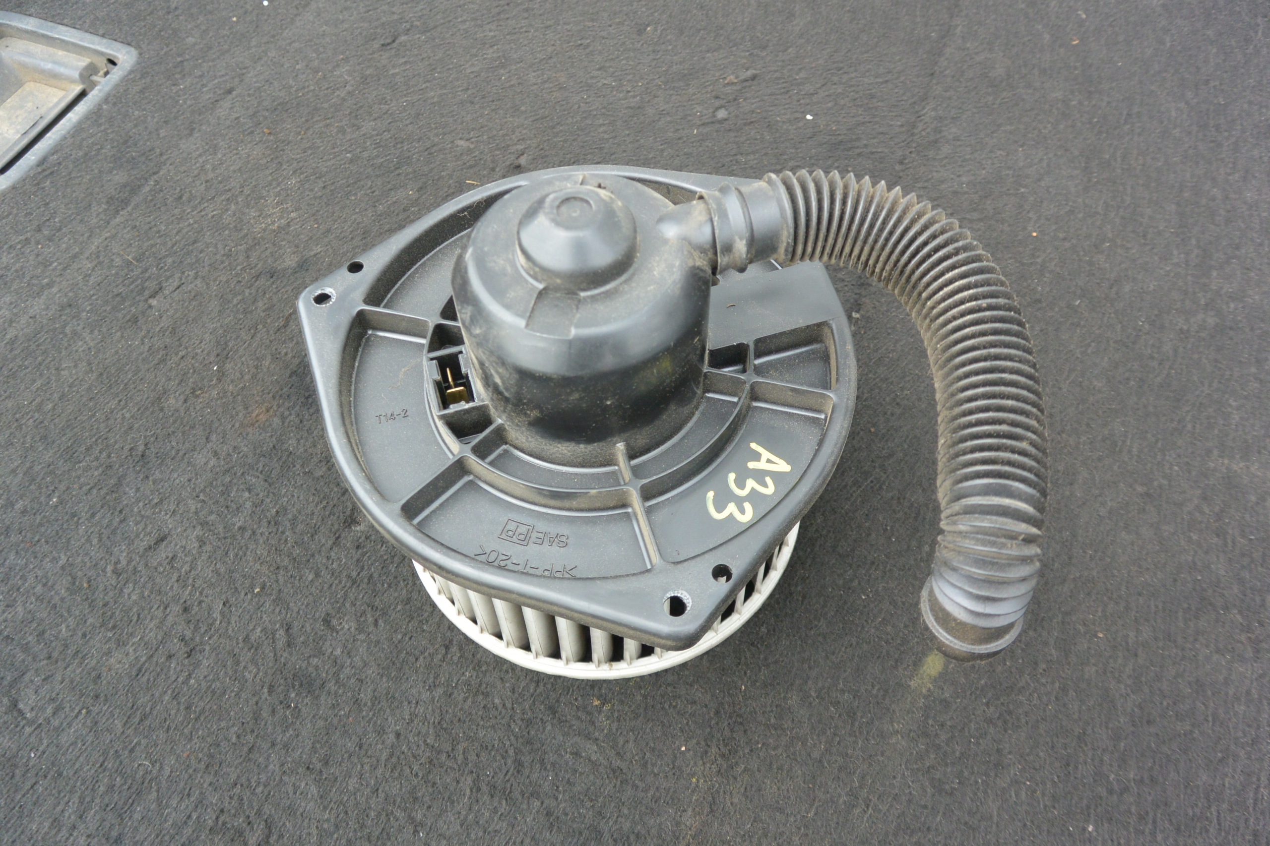 ventilátor topení NISSAN MAXIMA QX A33 EU