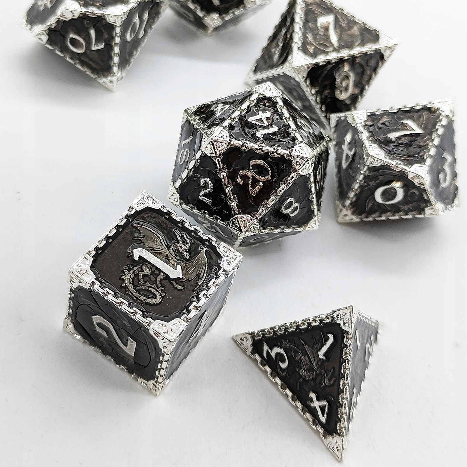 SMOCZA KLĄTWA ZESTAW 7 METALOWYCH KOŚCI RPG Producent RGFK