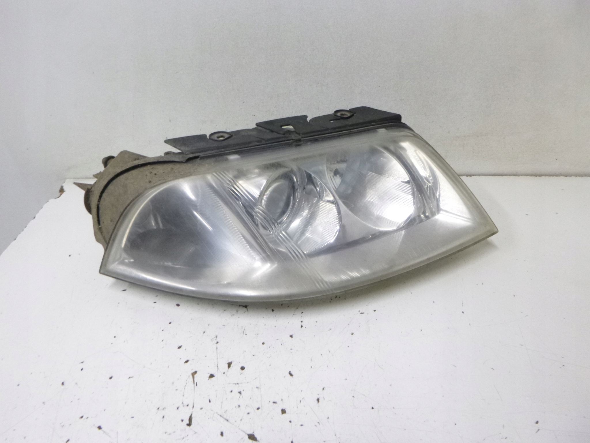 light front Volkswagen Passat B5 Lift 2002r. 3B0941016AN