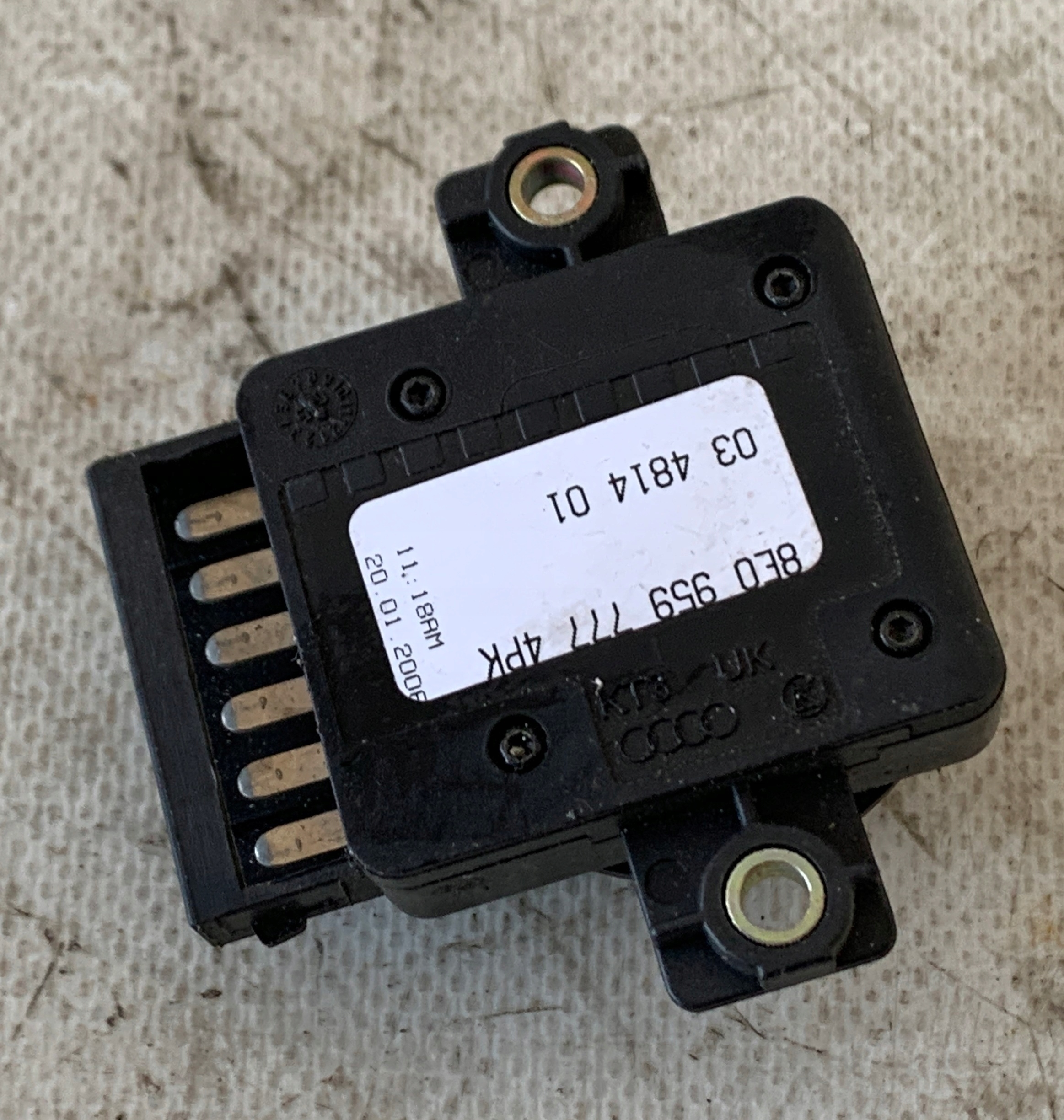 # PANEL control seat AUDI A4 B7 8E0959777