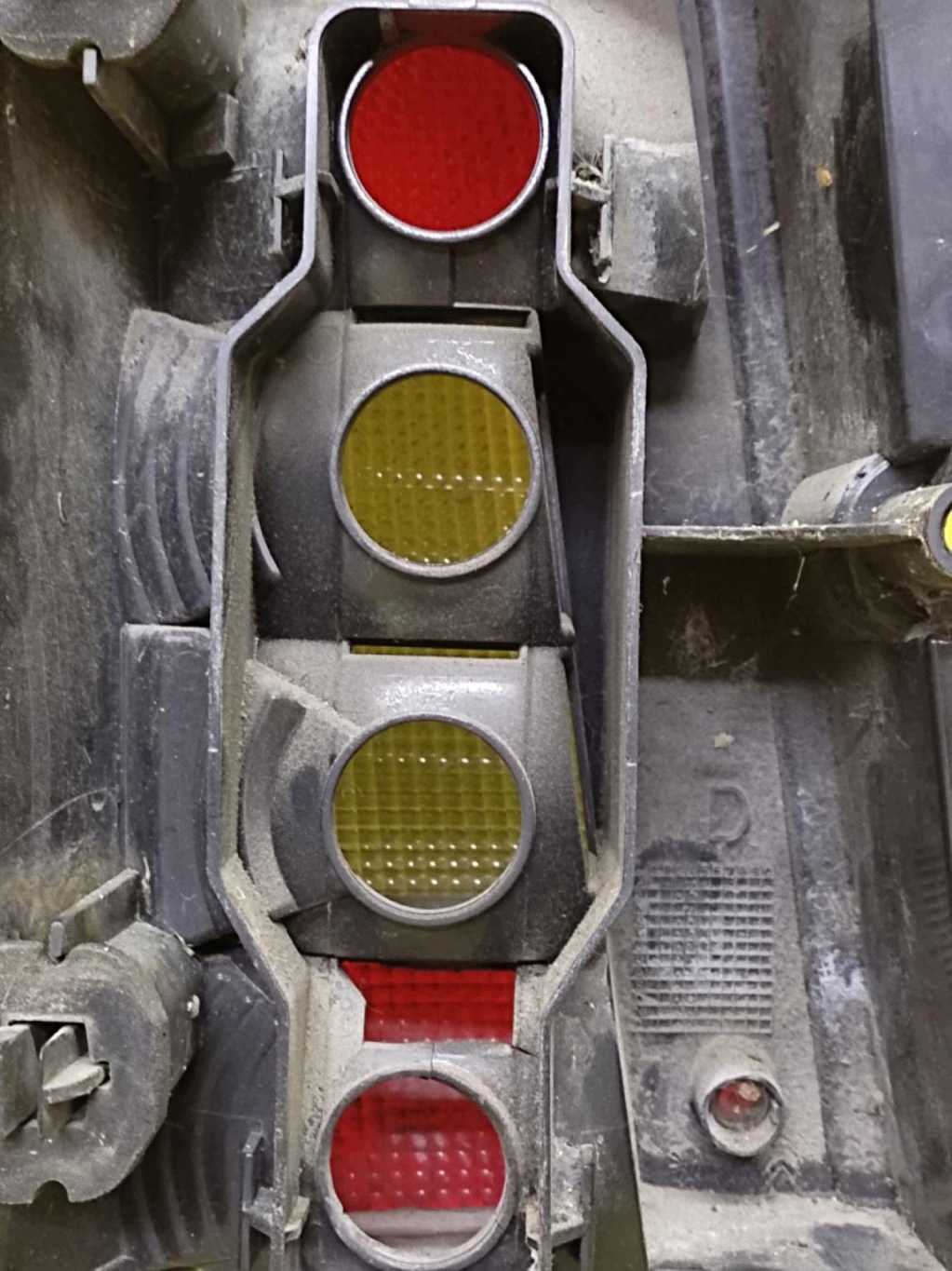 PEUGEOT PARTNER light right rear part