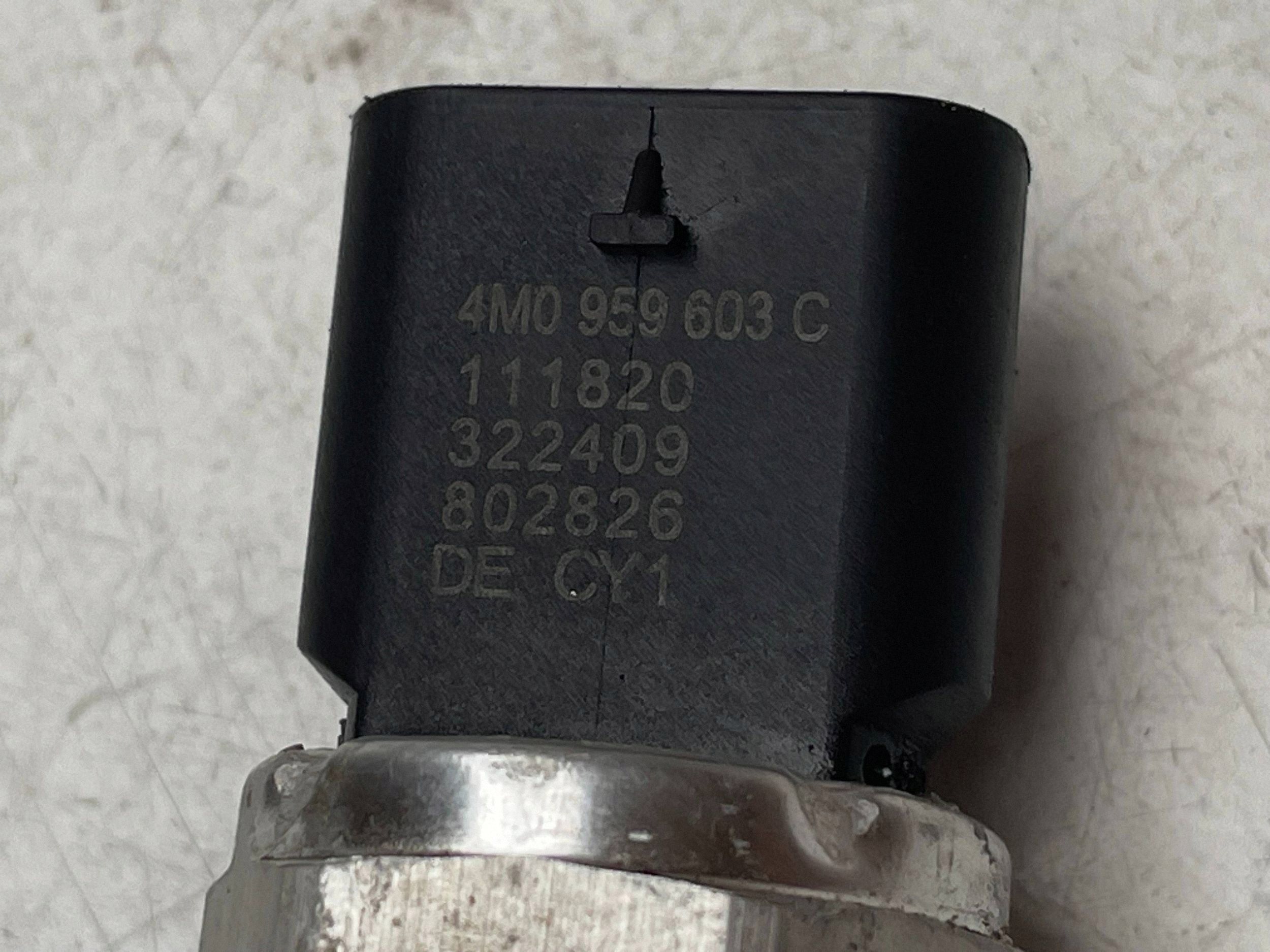 sensor druck klimaanlage (PRESOSTAT) AUDI Q7 4M 4M0959603C original!
