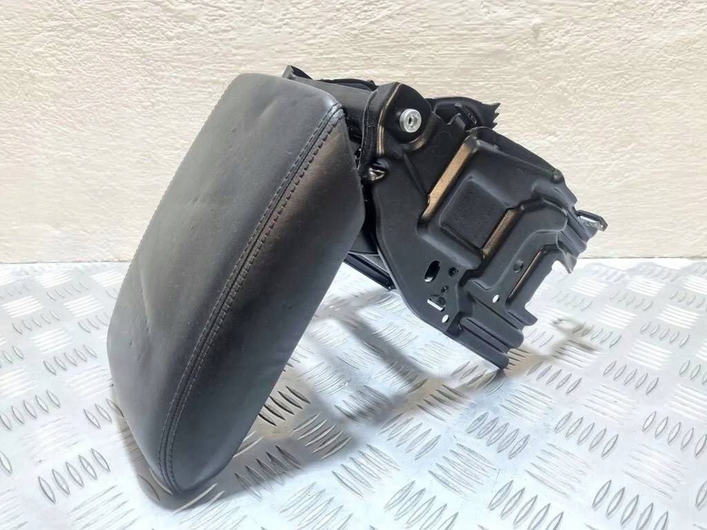 bracciolo tunelu srodkowego Audi A5 8T 2008 8K0864207D