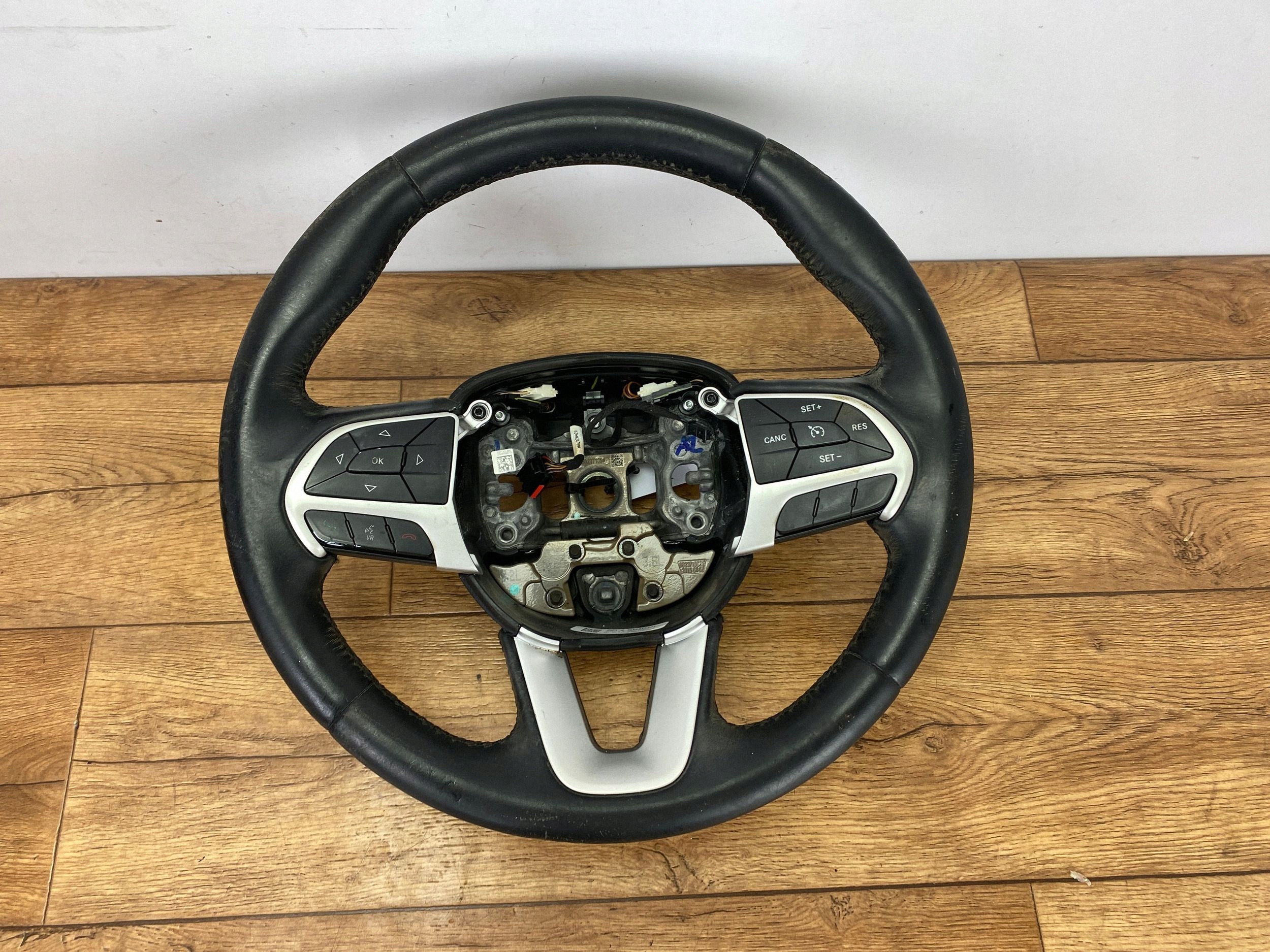 steering wheel, Dodge Charger Challenger 2015+