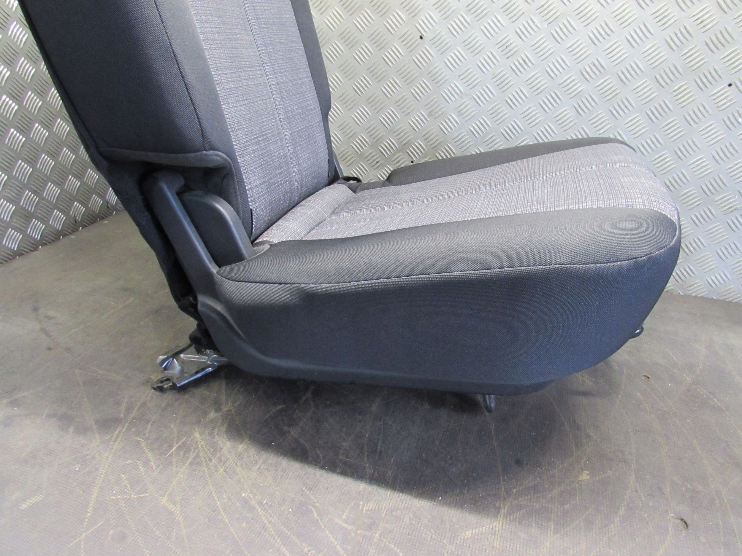 диван зад kia VENGA 09-15