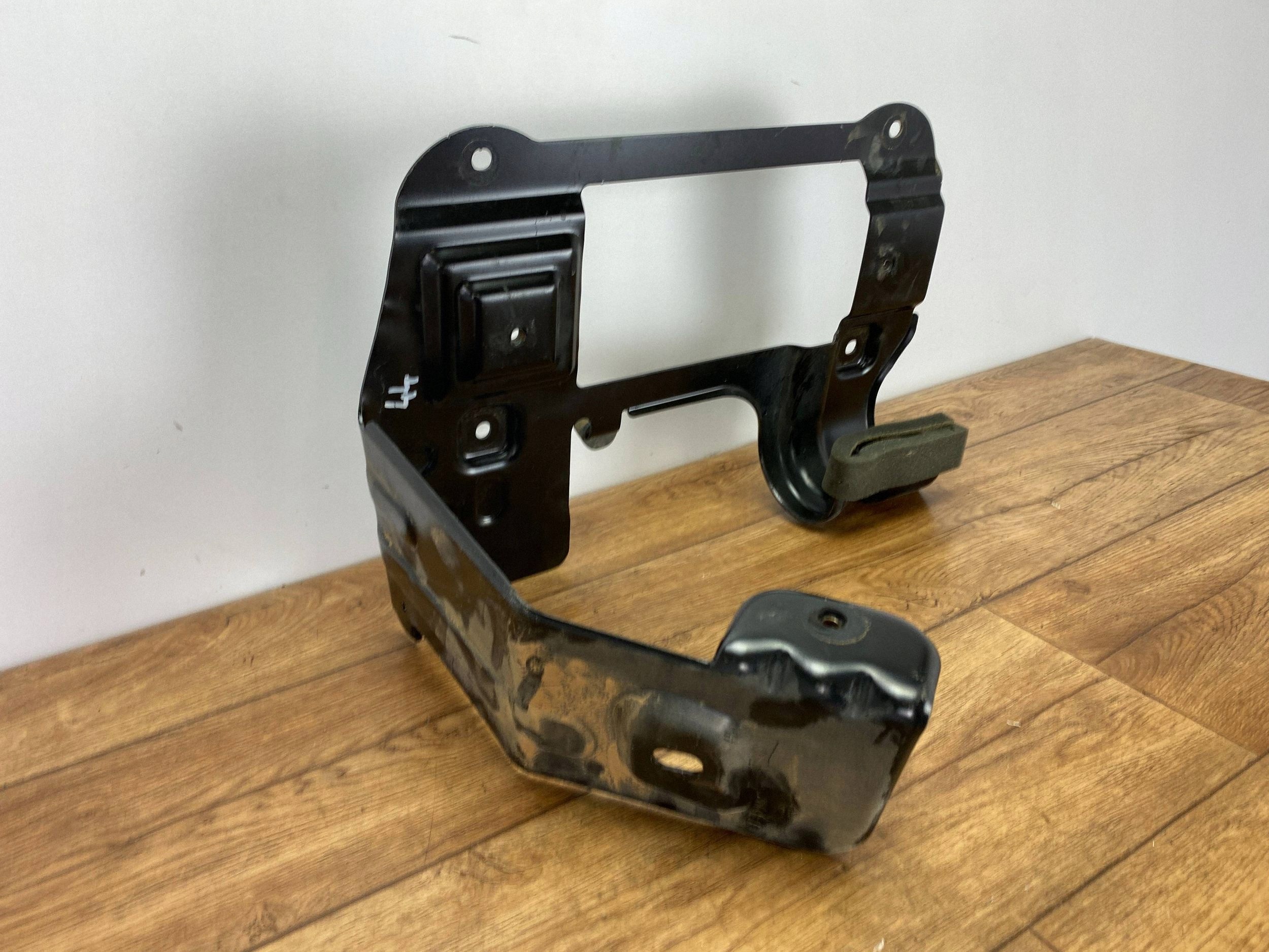 Support plaque subwoofera Ford Mustang VI 2015+