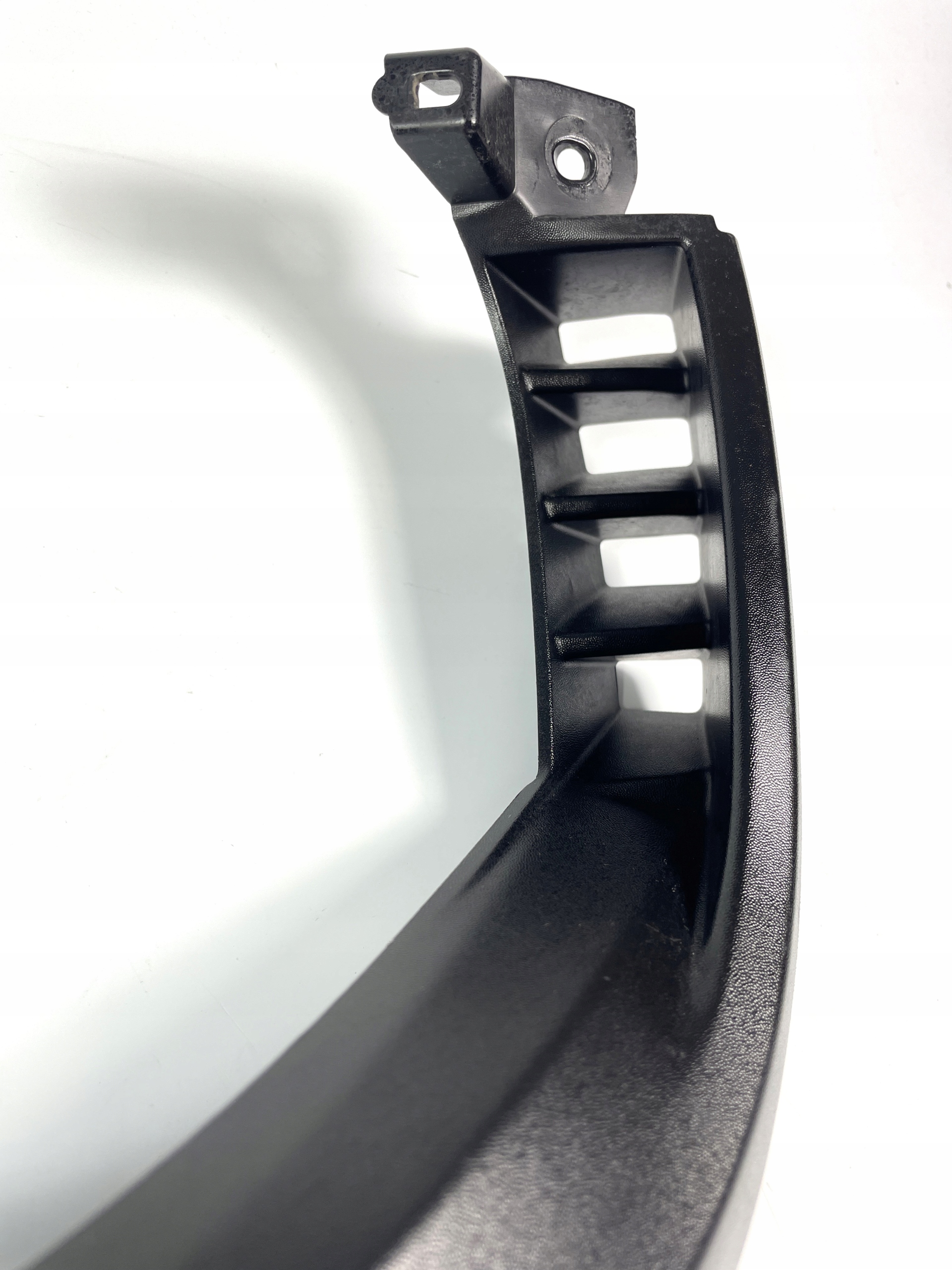 Ram 1500 covering moulding grilla left 2021-24