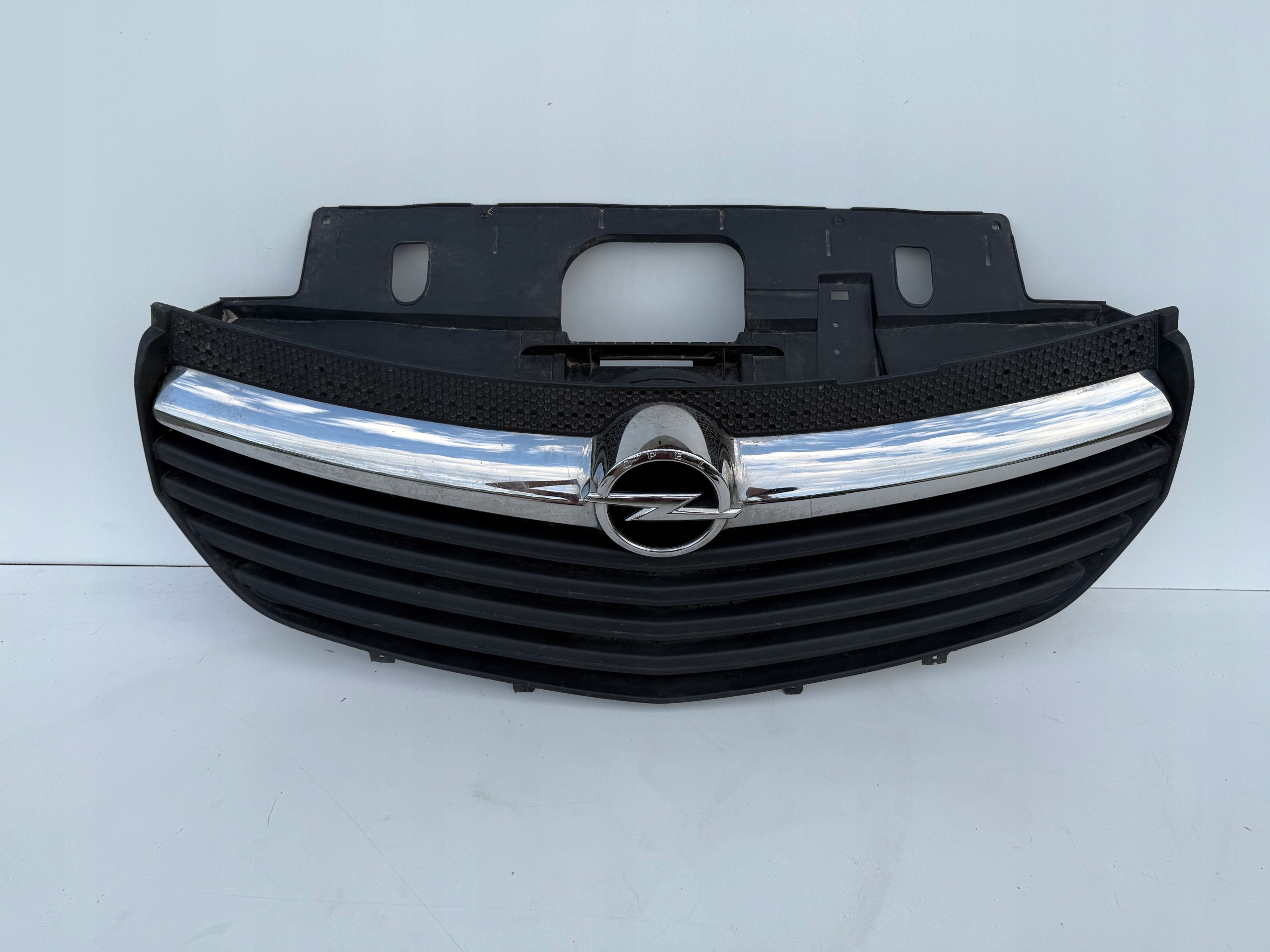 opel VIVARO b II 2 14- решетка радиатора 93452299