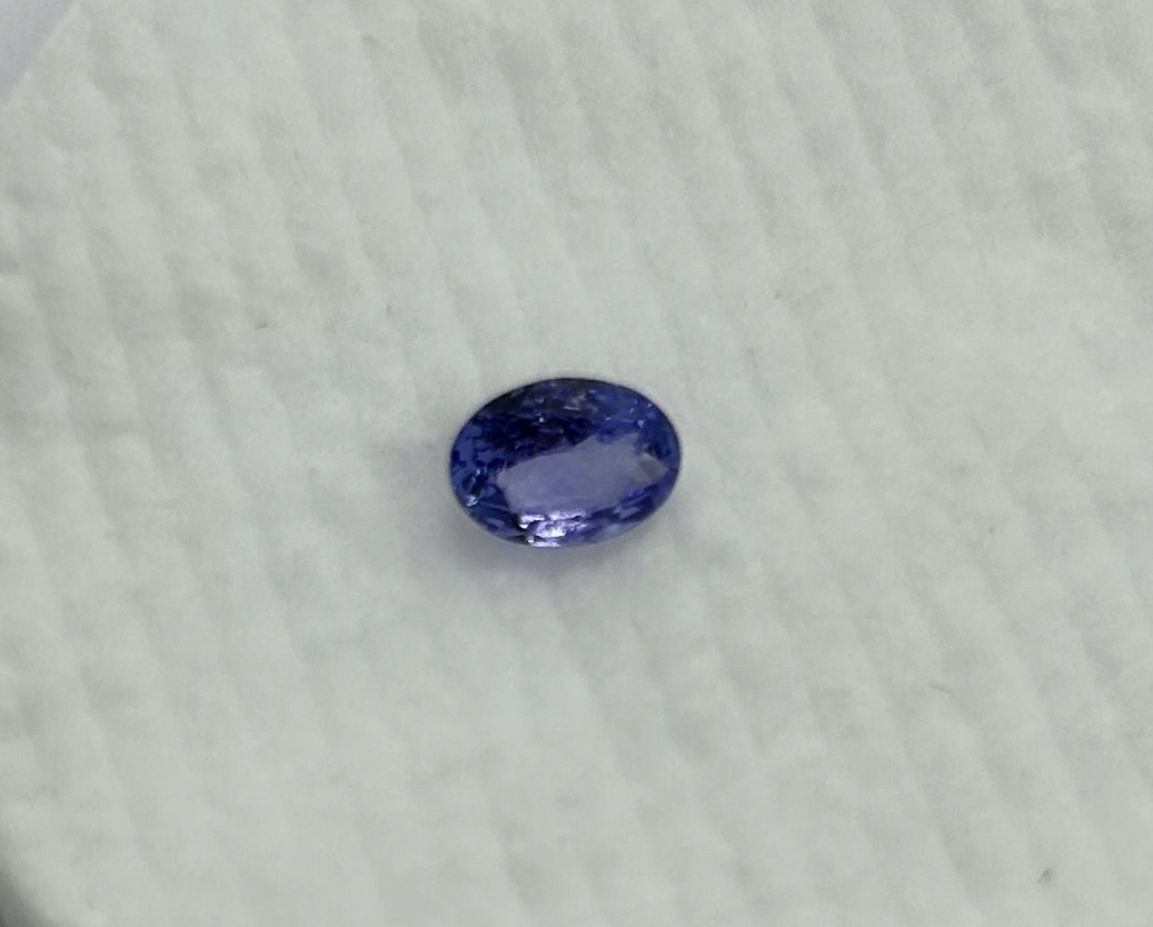 Tanzanit 0,7 ct owal, piękny