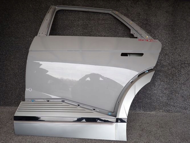 HYUNDAI IONIQ V 20- door left rear. rear part