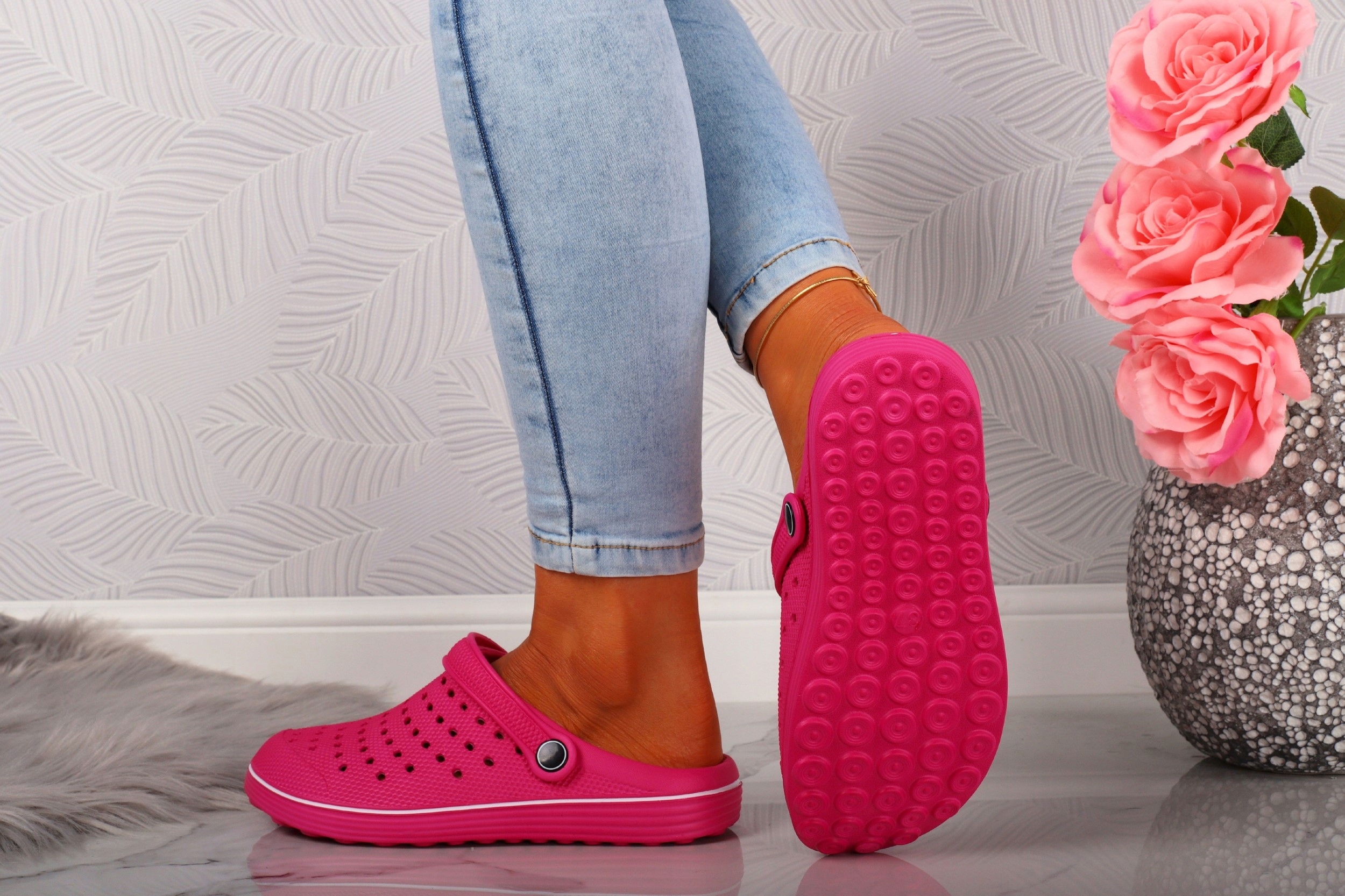 DAMSKIE KLAPKI KROKSY BUTY LEKKIE CHODAKI PIANKOWE Model KLAPKI DAMSKIE LEKKIE PIANKA WYGODNE