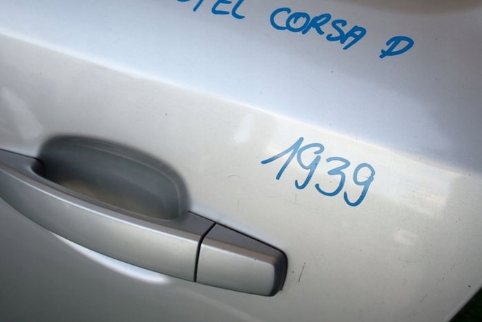 OPEL CORSA D Tür links hinten heck kpl
