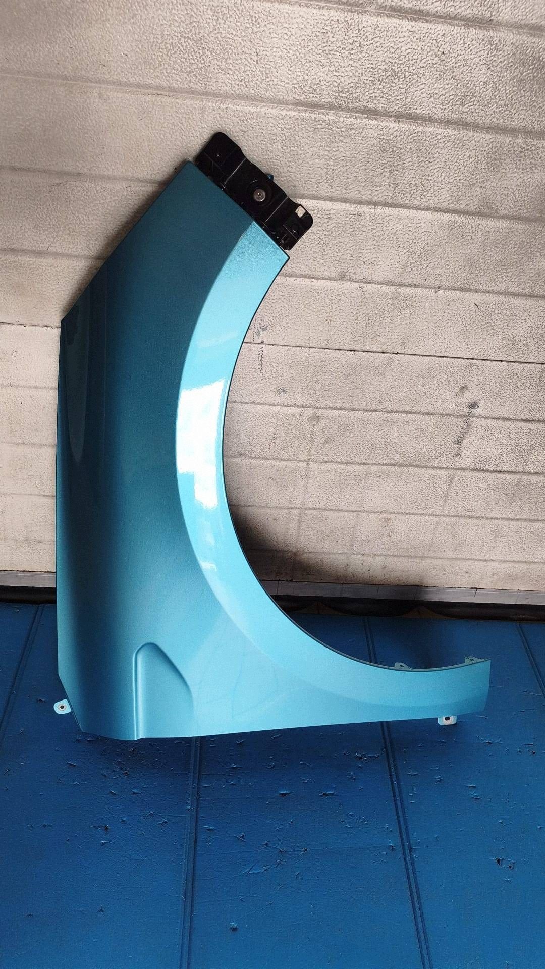 fender front side right Renault Clio V TERQT w colour