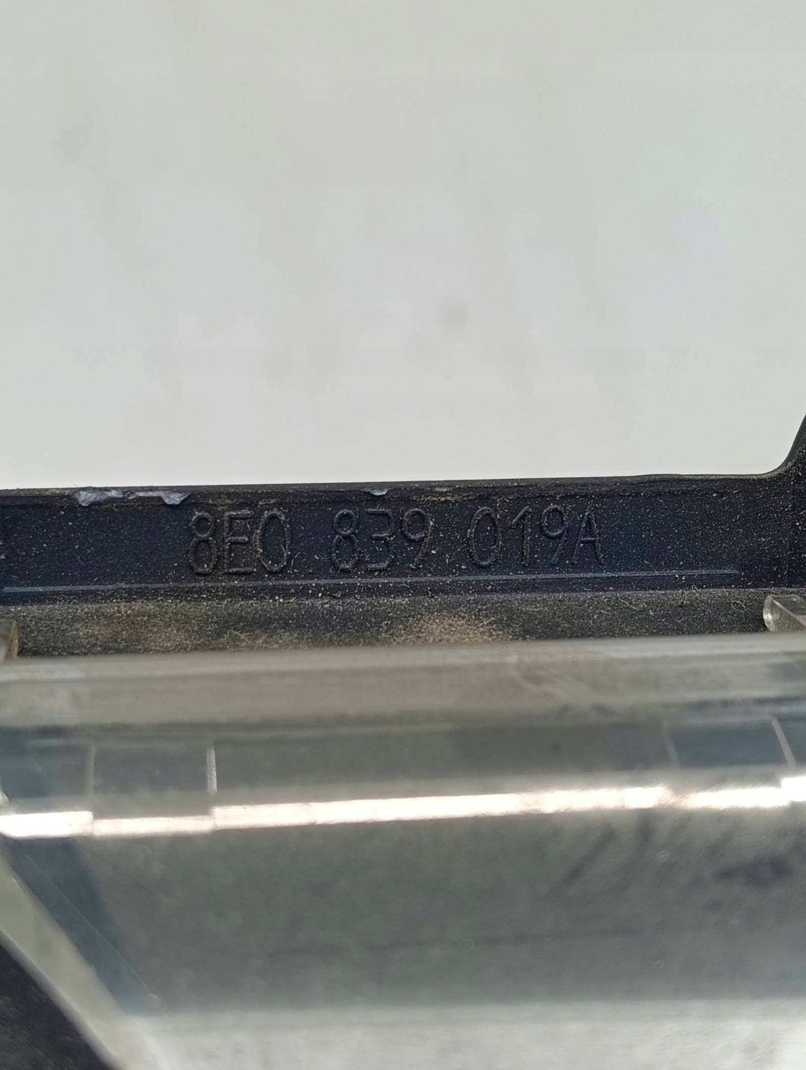 handle inner left rear part Audi A4 B6 2.0 01r 8E0839019A