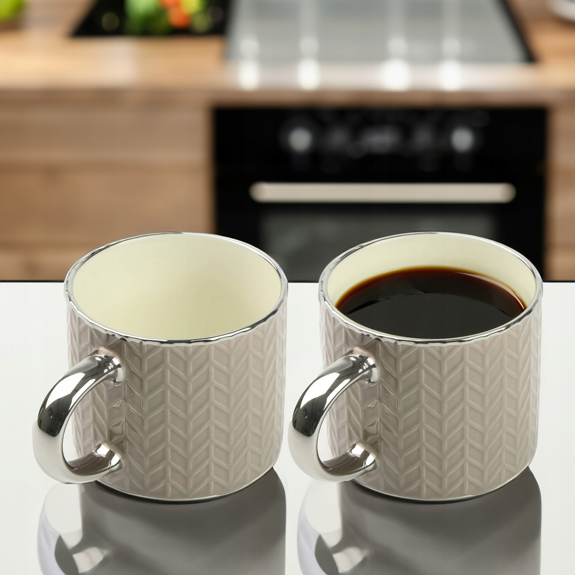 KUBEK PORCELANOWY DO KAWY HERBATY WZÓR SWETEREK 470ML ZE SREBRNYM UCHEM