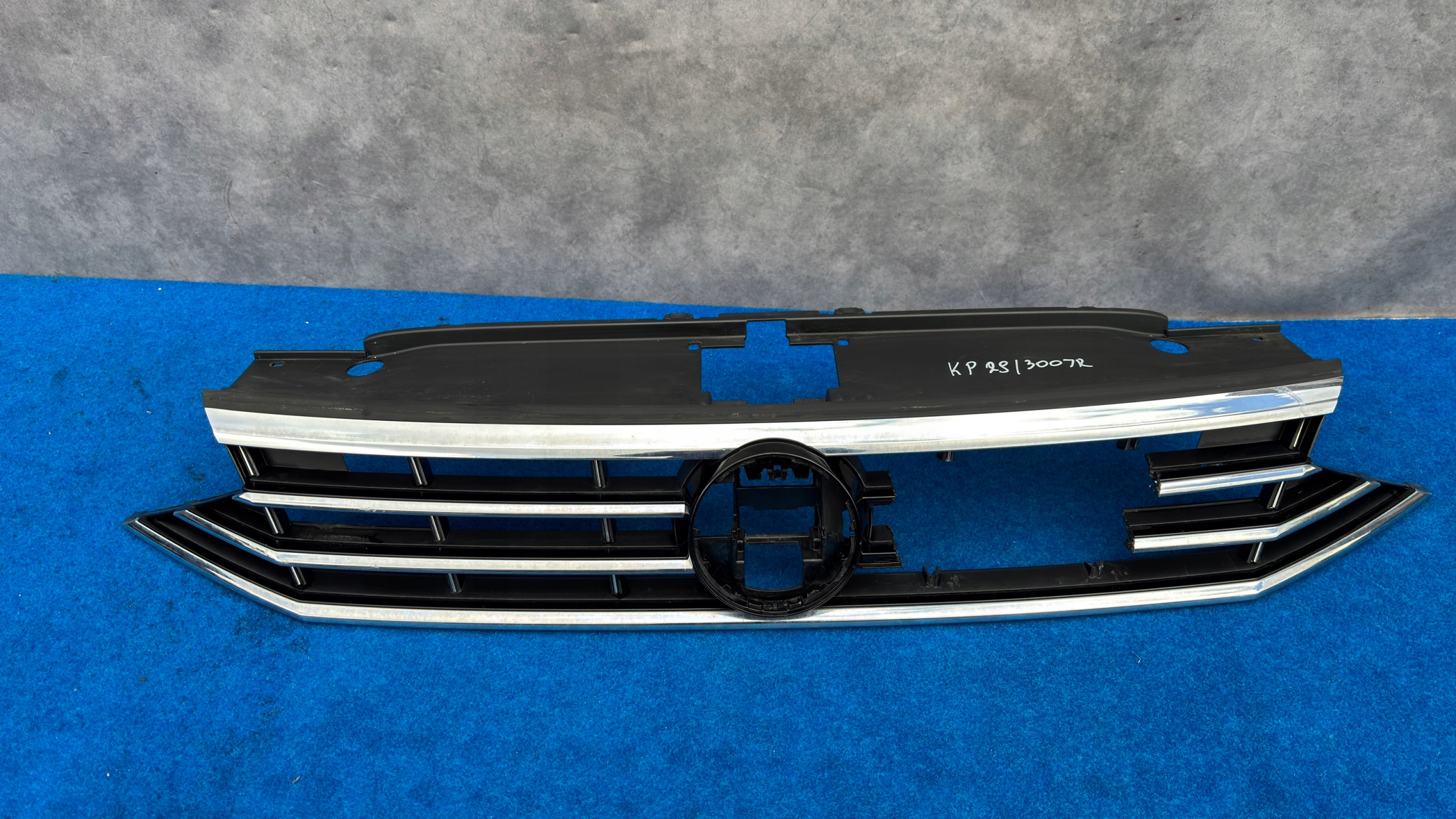 VW PASSAT B8 LIFT ATRAPA GRILL CHROMY 3G0853651AN KP29/300JR