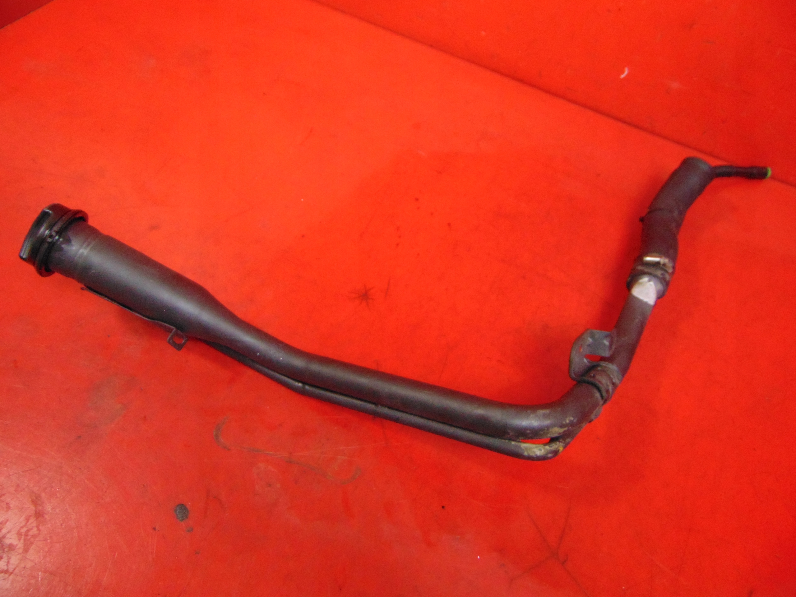 OPEL CORSA E 1.4 B SCHLAUCH ROHR TANKKLAPPE 39153721
