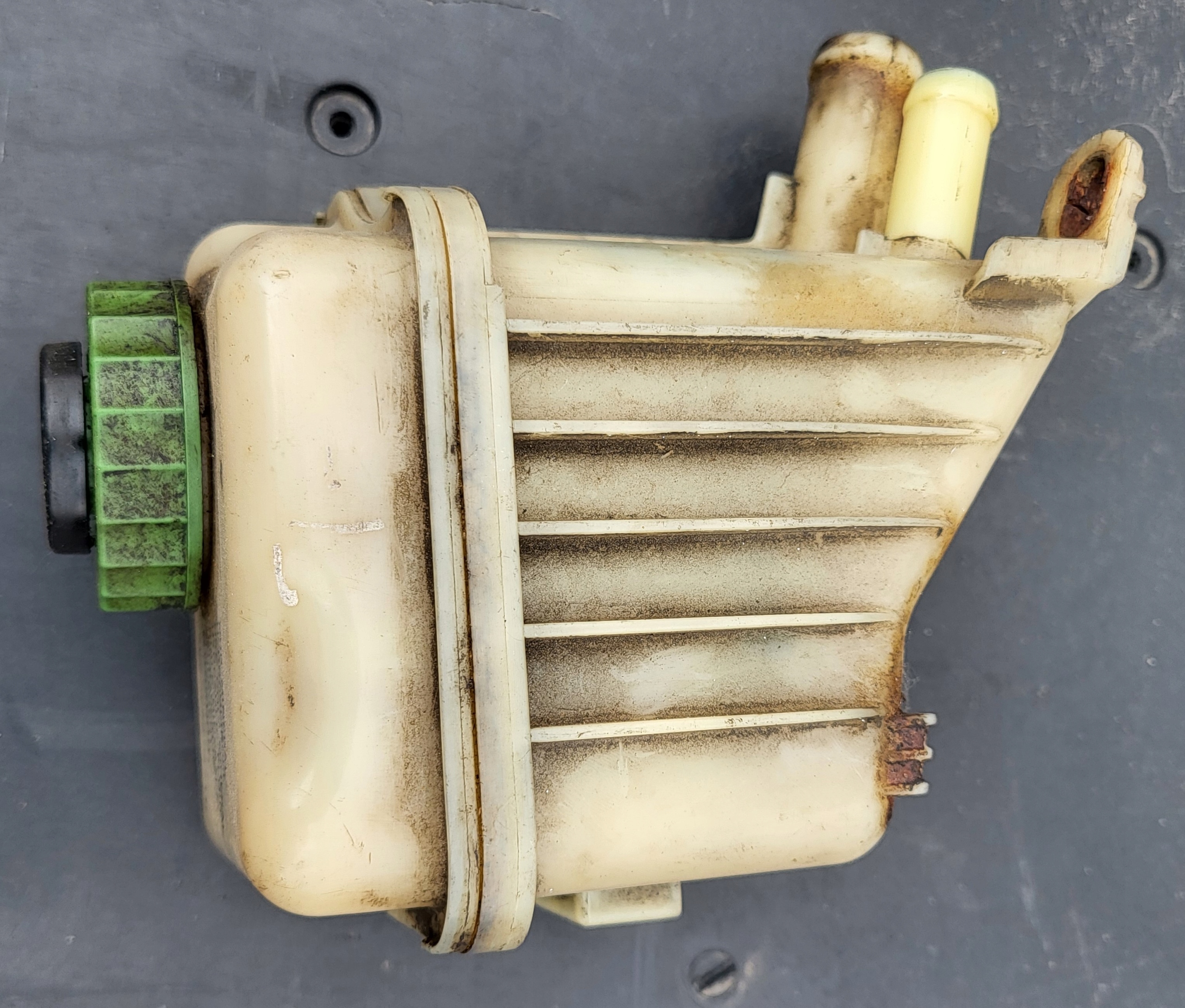 Servoölbehälter VW TOUAREG 7L AUDI Q7 4L OE EUROPA
