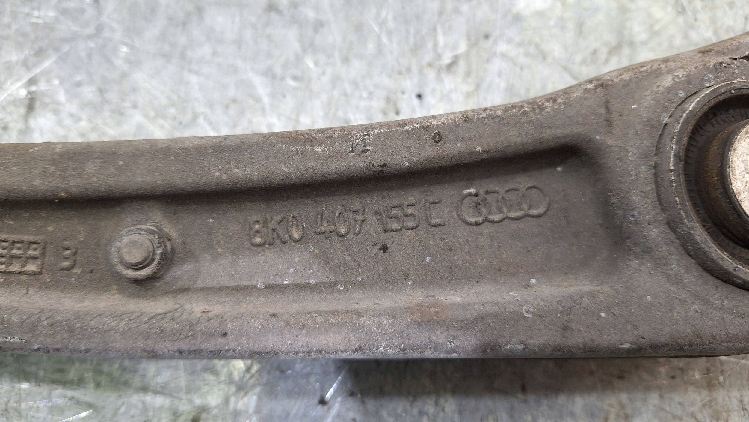 arm left front 8K0407155C AUDI A4 B8 A5 8T Q5 8R A6 C7