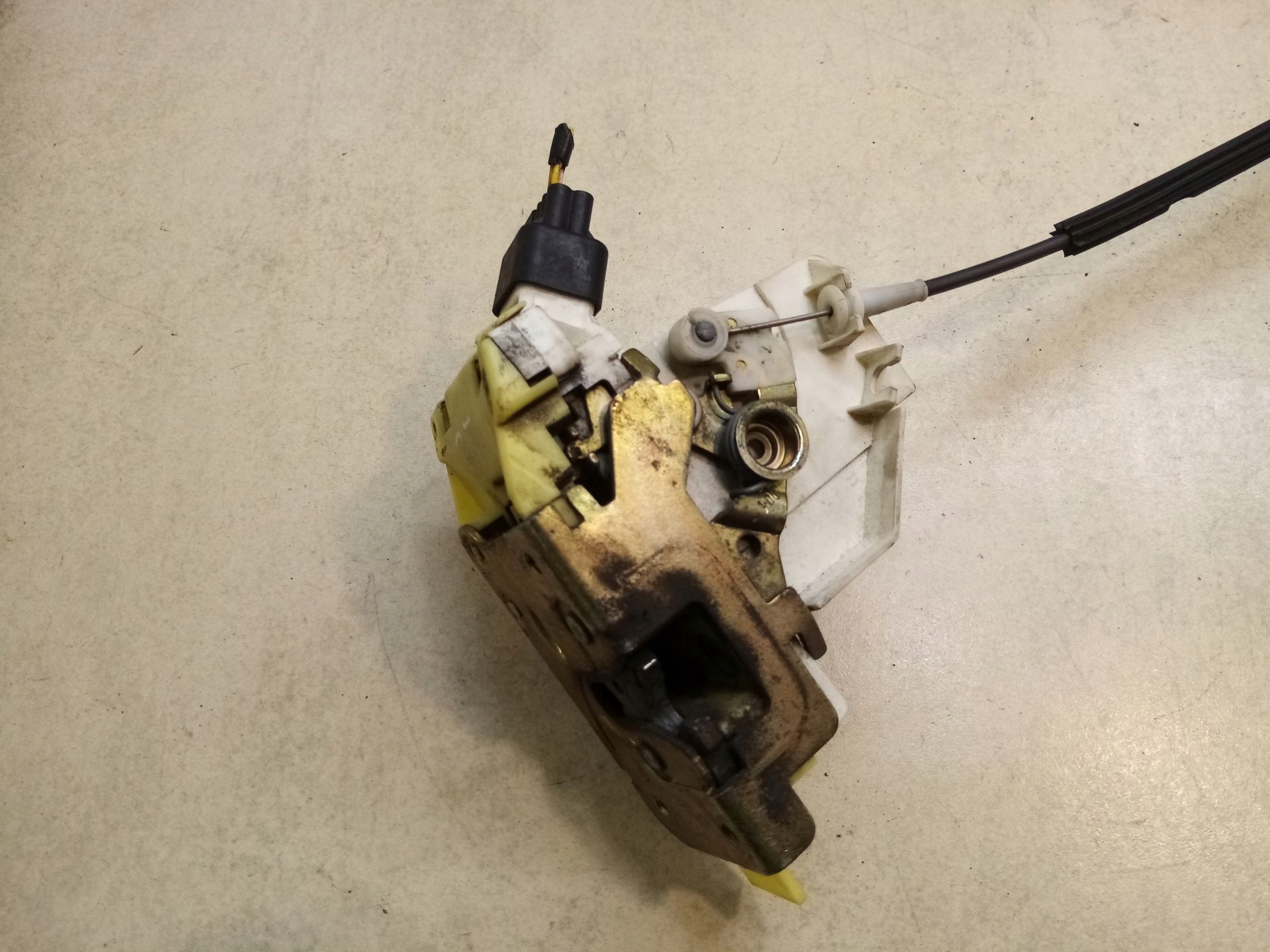 lock door right rear part handle FORD MONDEO II 2.0