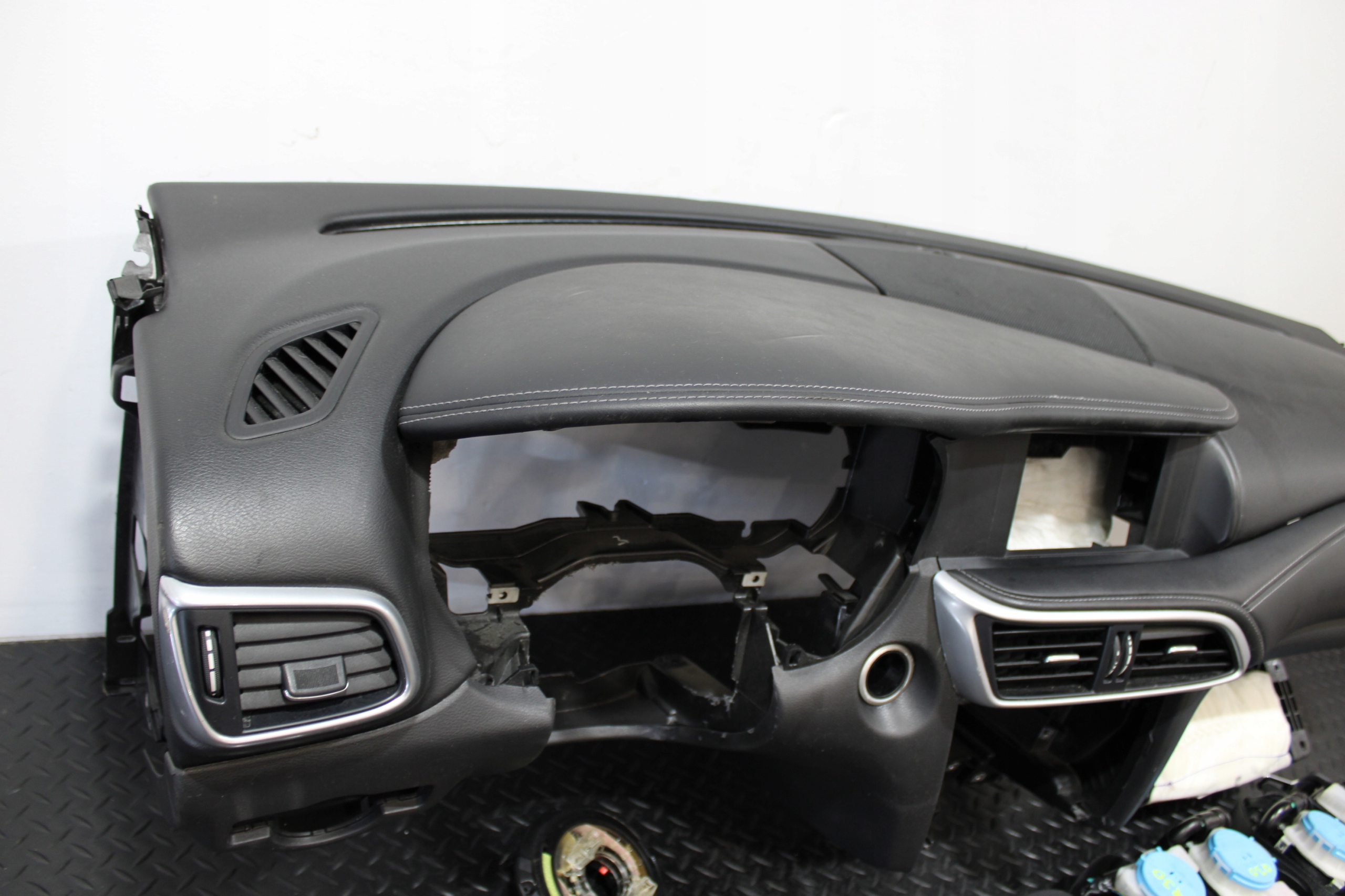 dashboard console airbag airbags INFINITI Q30
