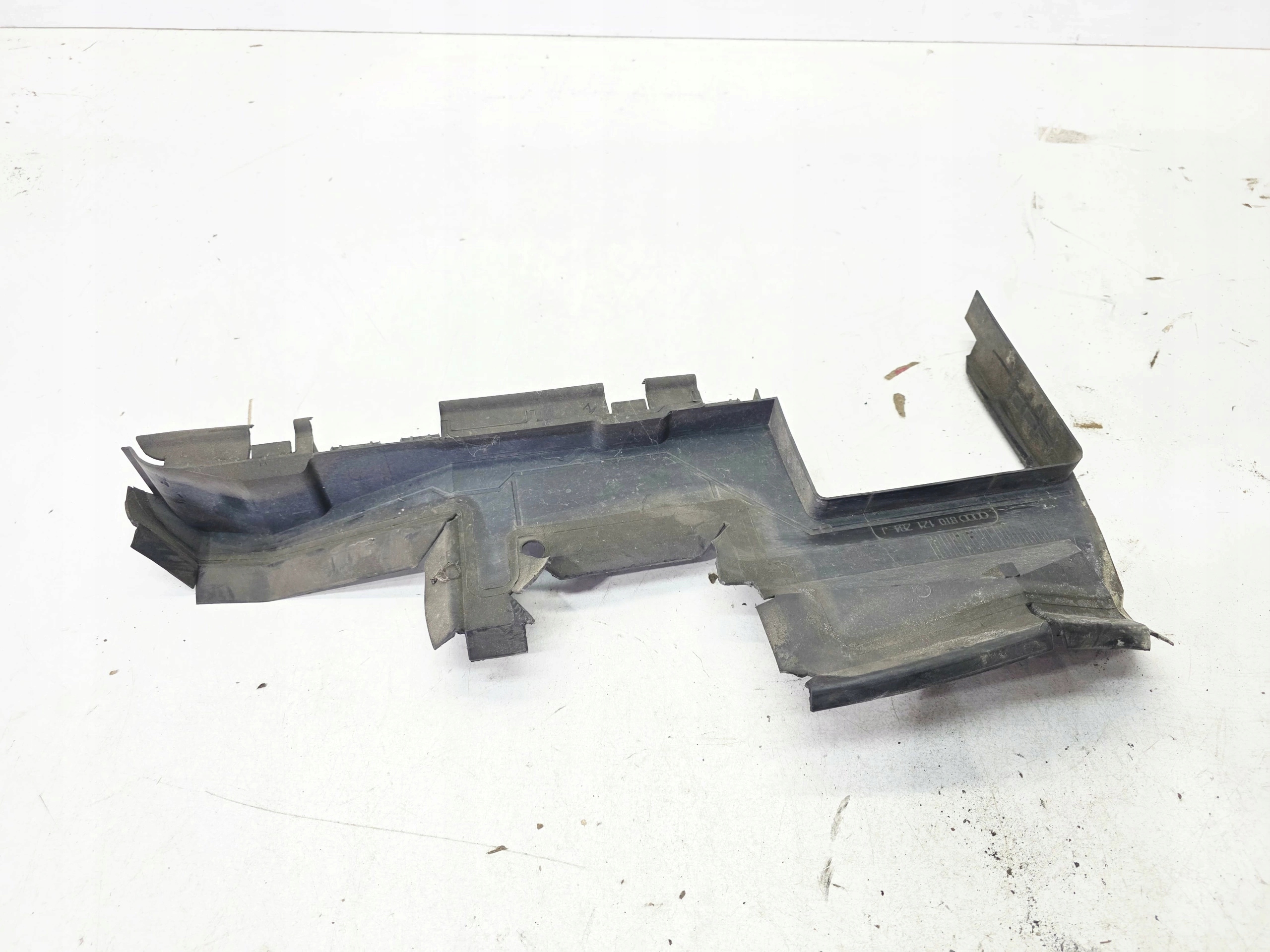 luftansaugkanal rechts AUDI A4 B8 A5 8T 8T0121284J