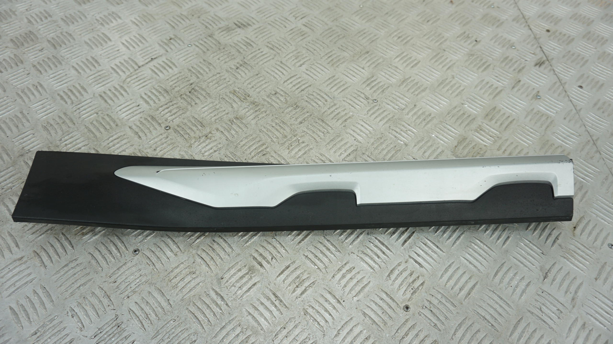 Wv3wb54tery - BMW G01 молдинг двери п зд зд 139605-14