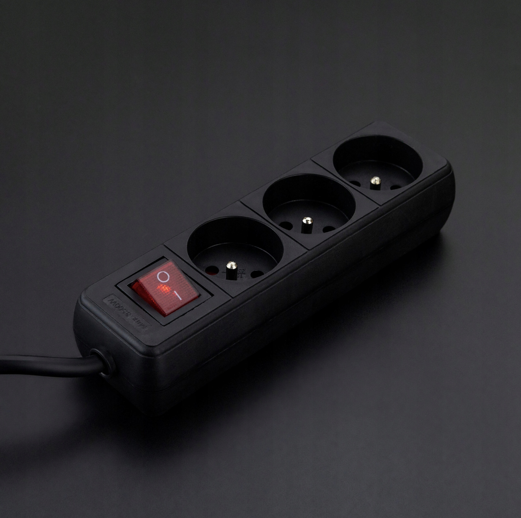 PRZEDŁUŻACZ Listwa Zasilająca 2M 3 GNIAZDA 230V Model AKB-POLAND