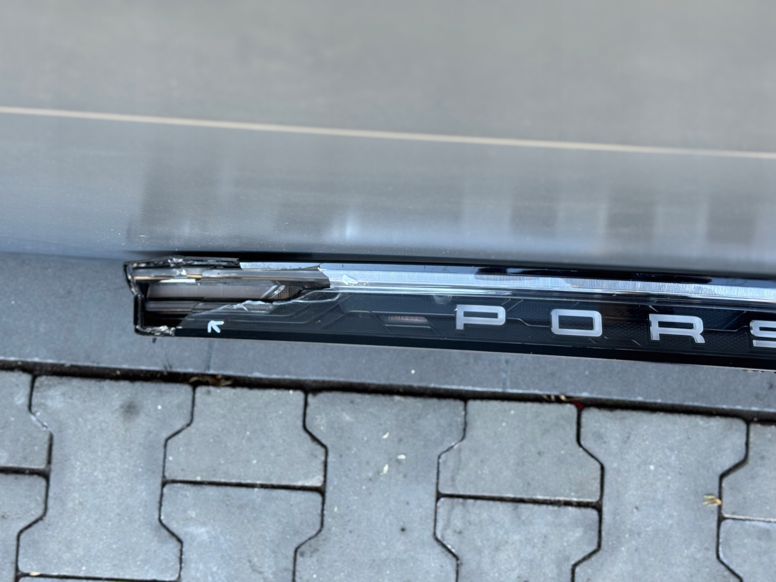 light cap rear part PORSCHE TAYCAN 9J1 9J1945081M