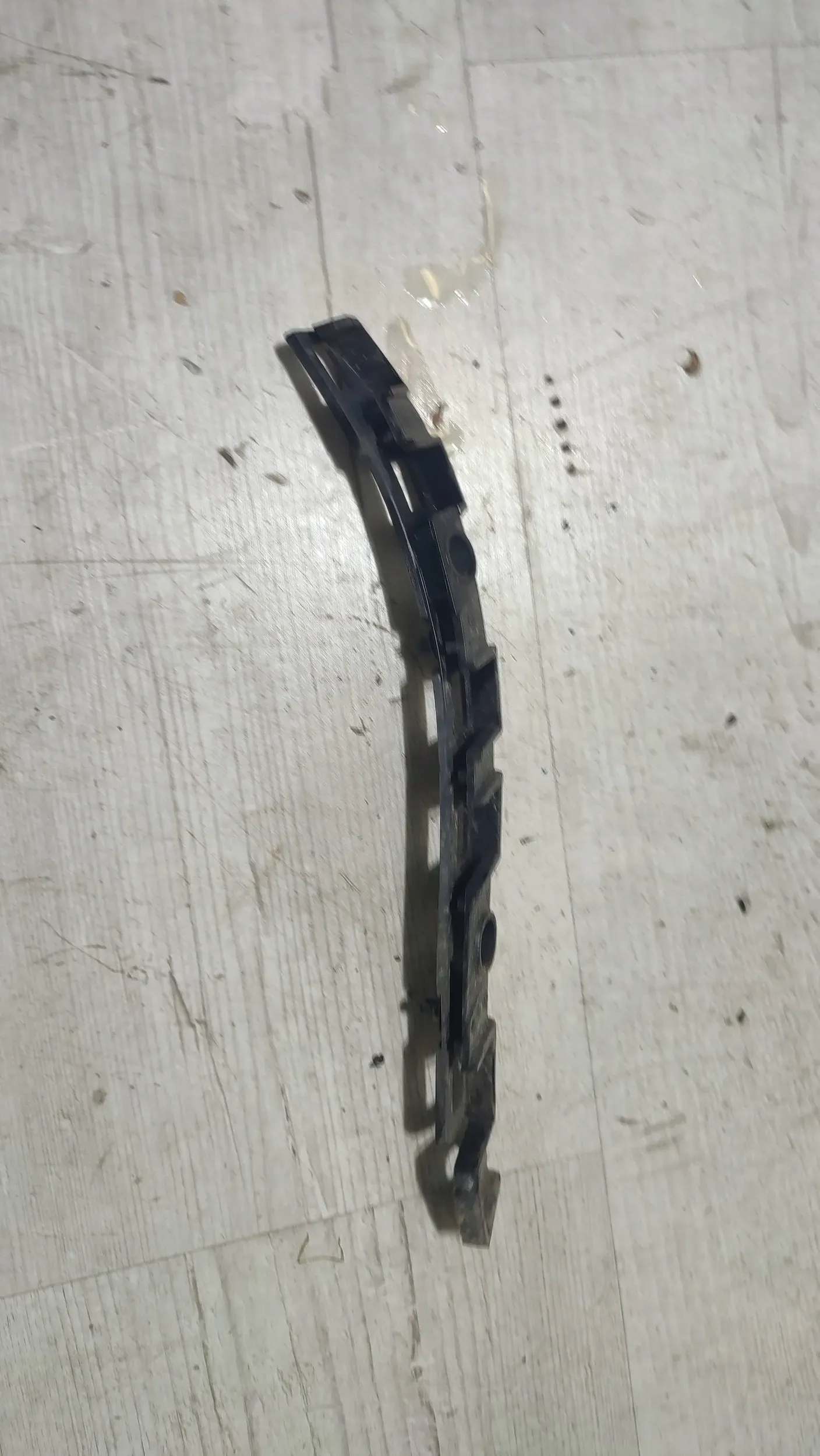Mercedes-Benz A-classa W176 rear part side left holder zdezaka rear part