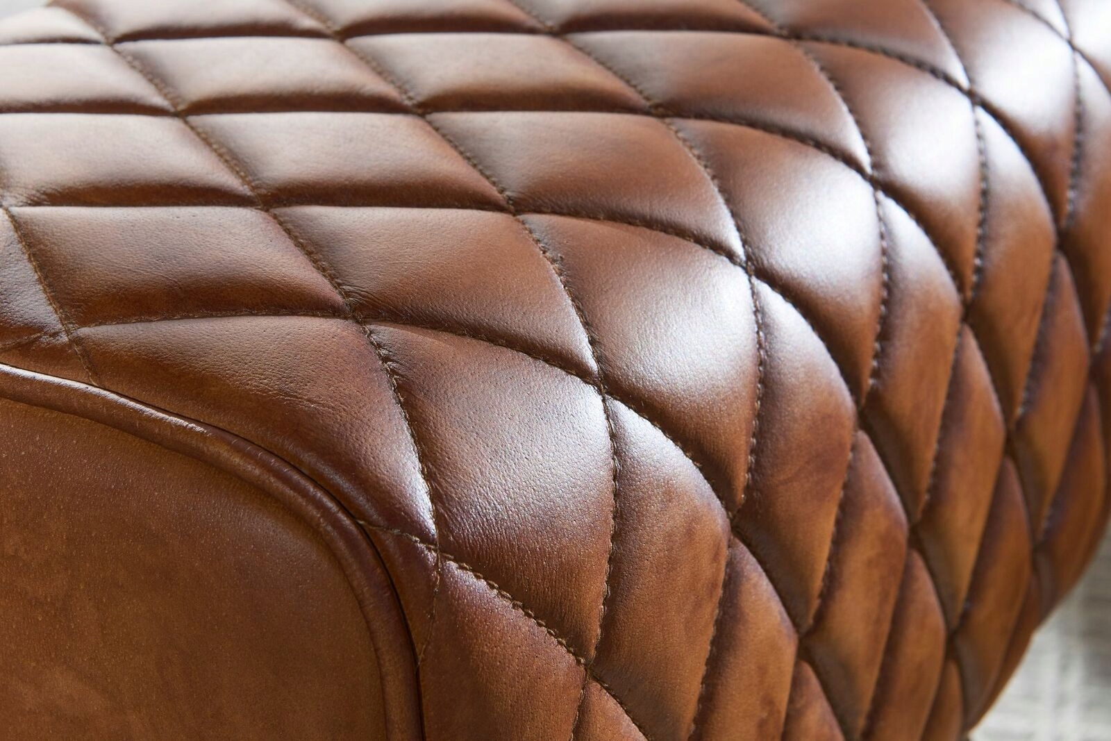 Hoker siedzisko stołek brązowy drewno skóra Szerokość mebla 27 cm