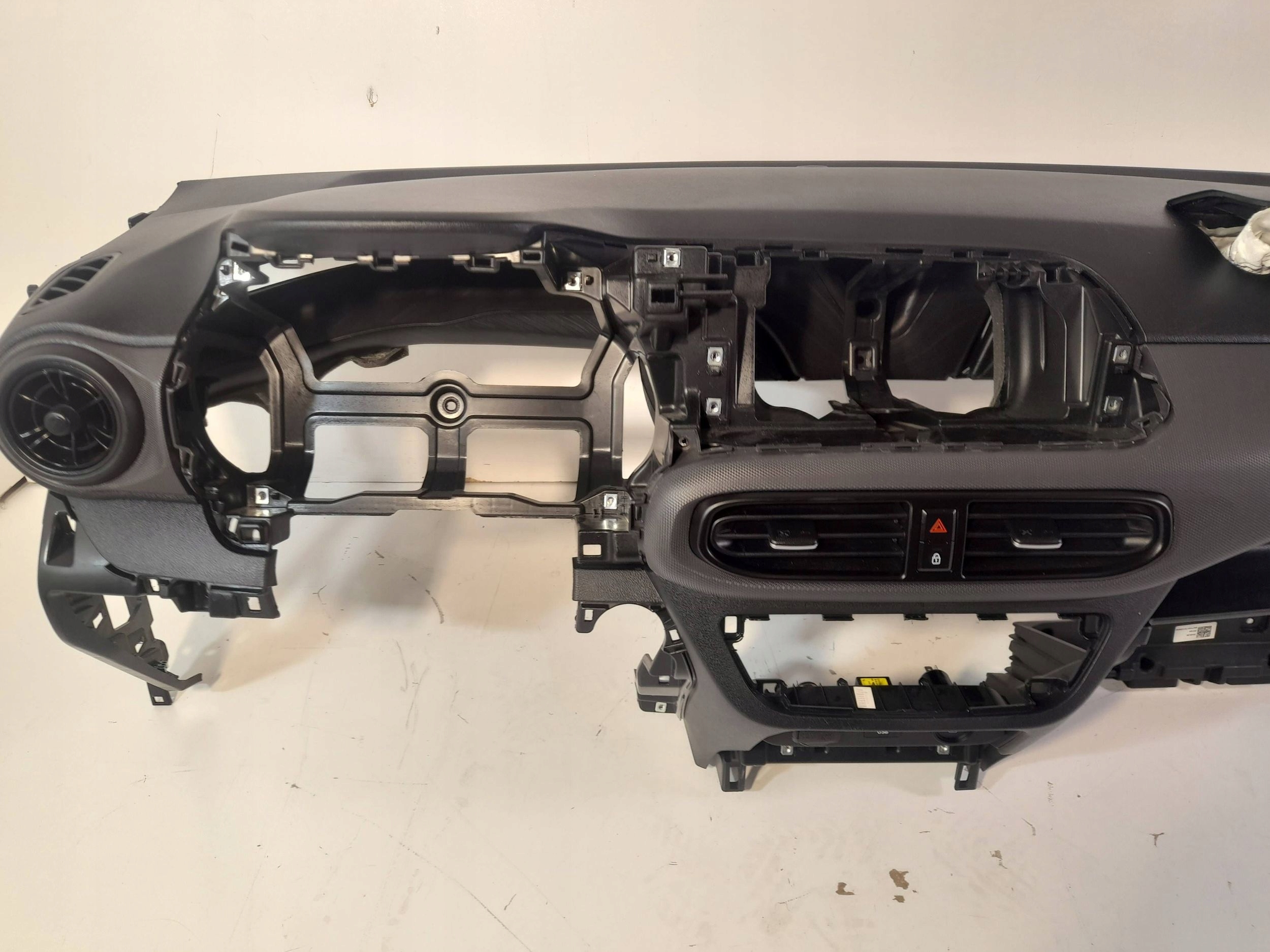 Hyundai i10 III dashboard instrument panel console airbag (HI72)