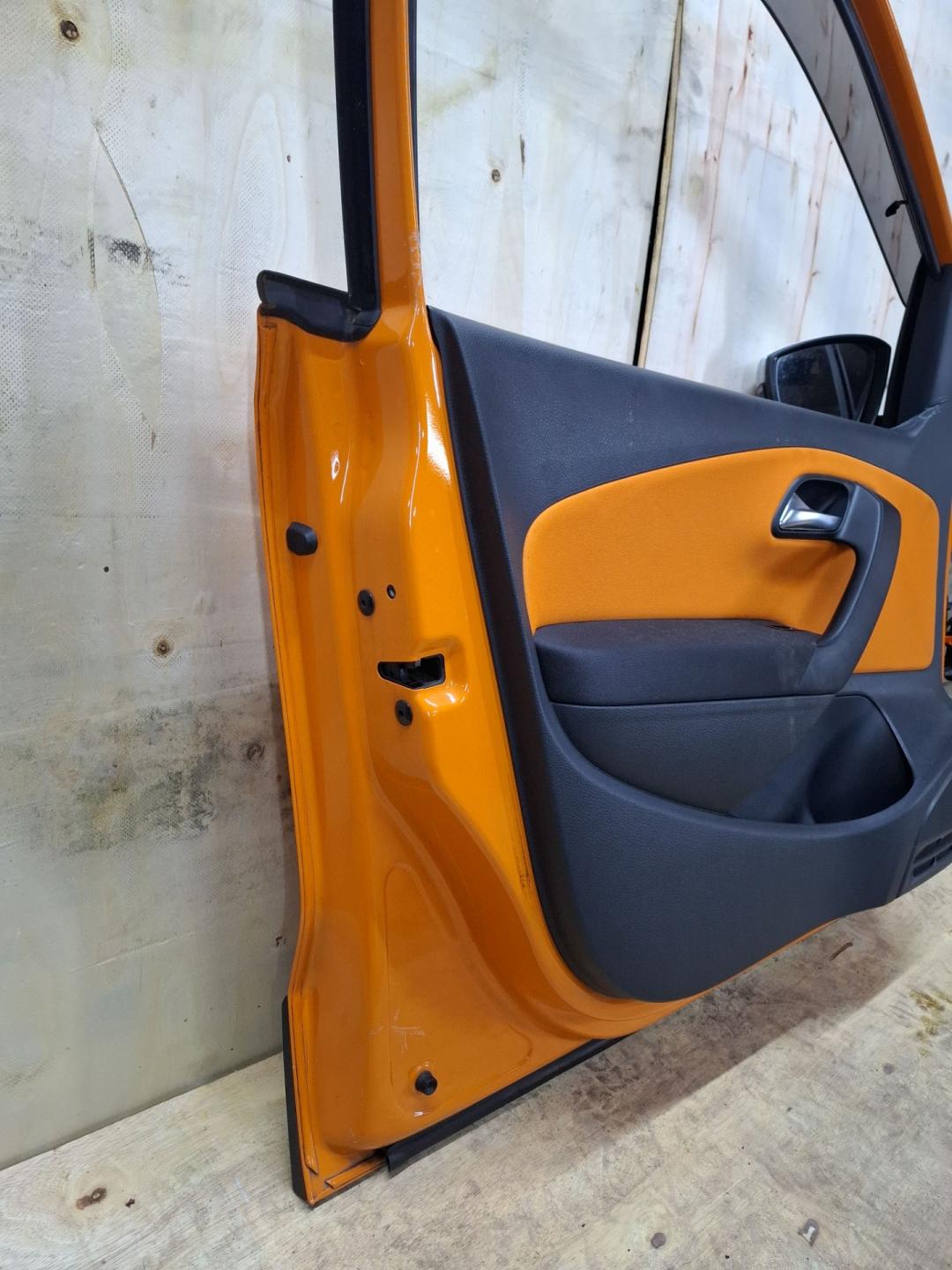 door front left side Volkswagen CrossPolo 5 2014