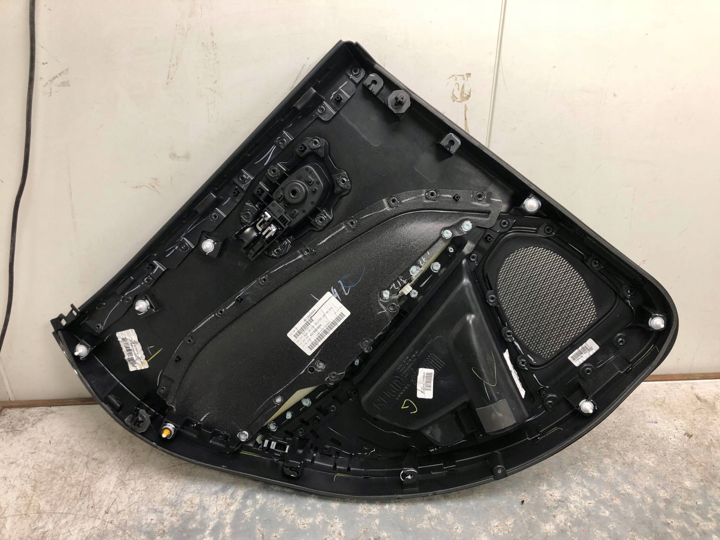 side door right rear part leather JEEP COMPASS II 4GIBAD004