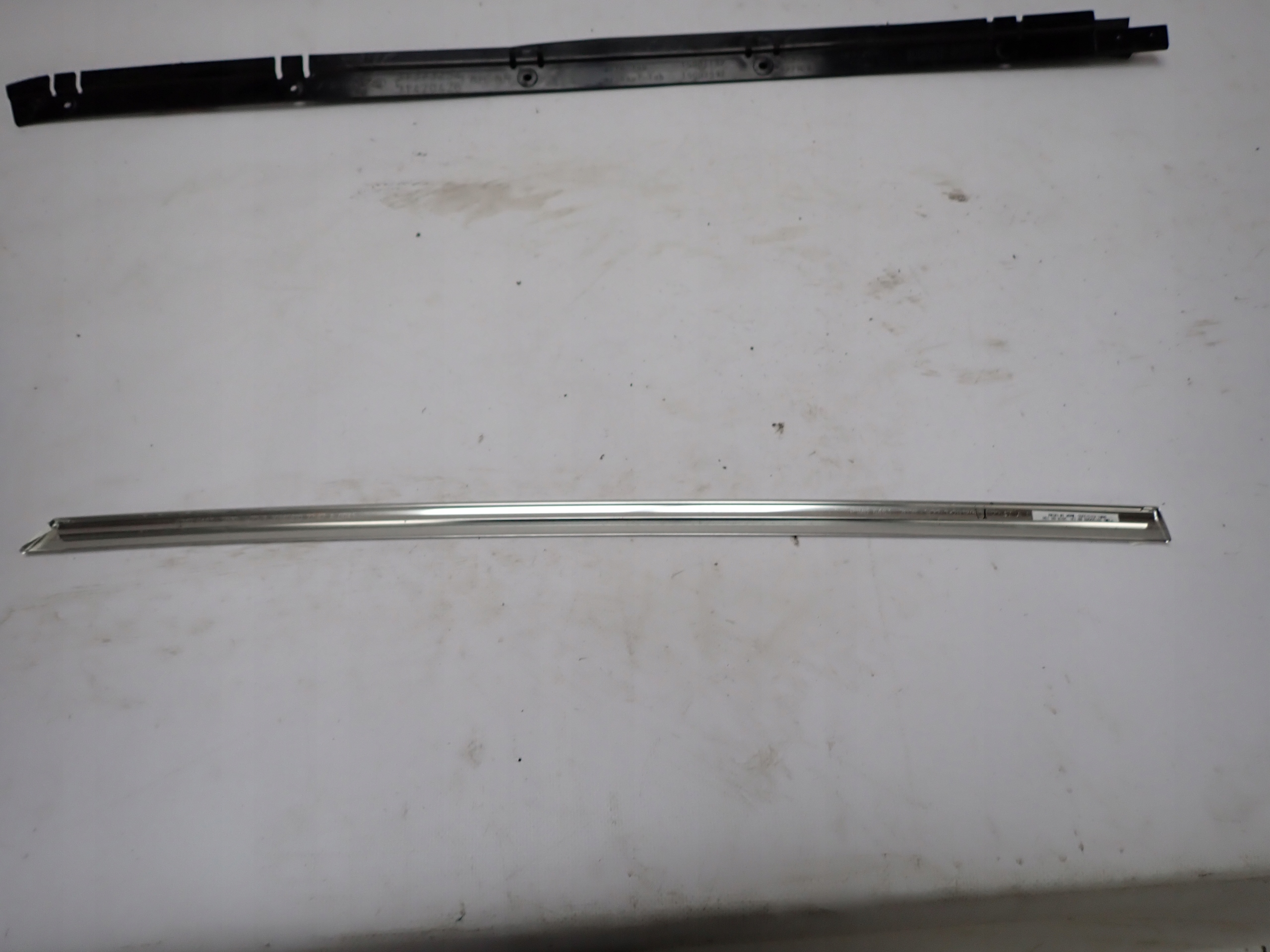 OPEL CROSSLAND X 17- moulding door windows left rear part