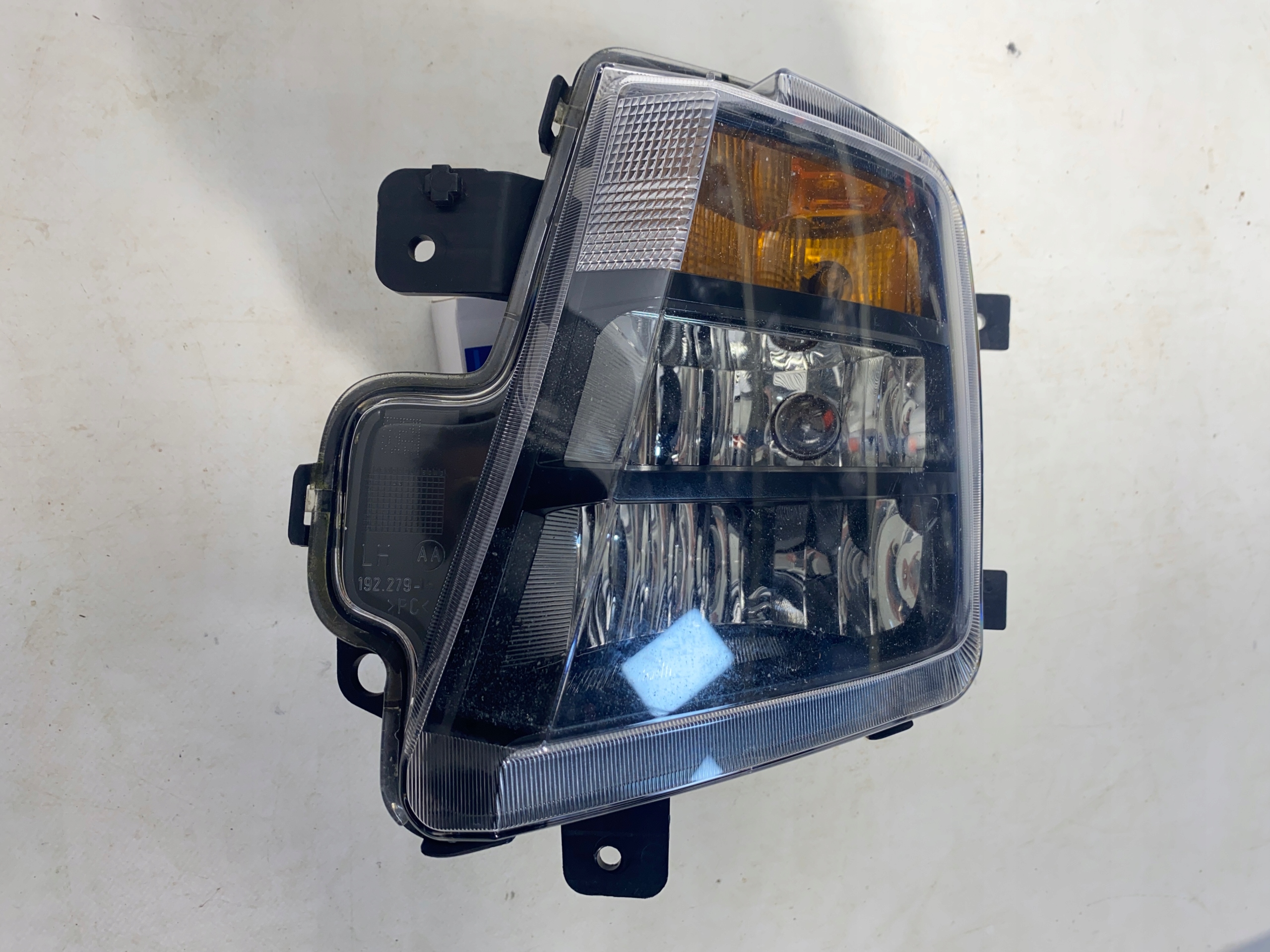 vw SCIROCCO 09- левый противотуманная 1K8941661H