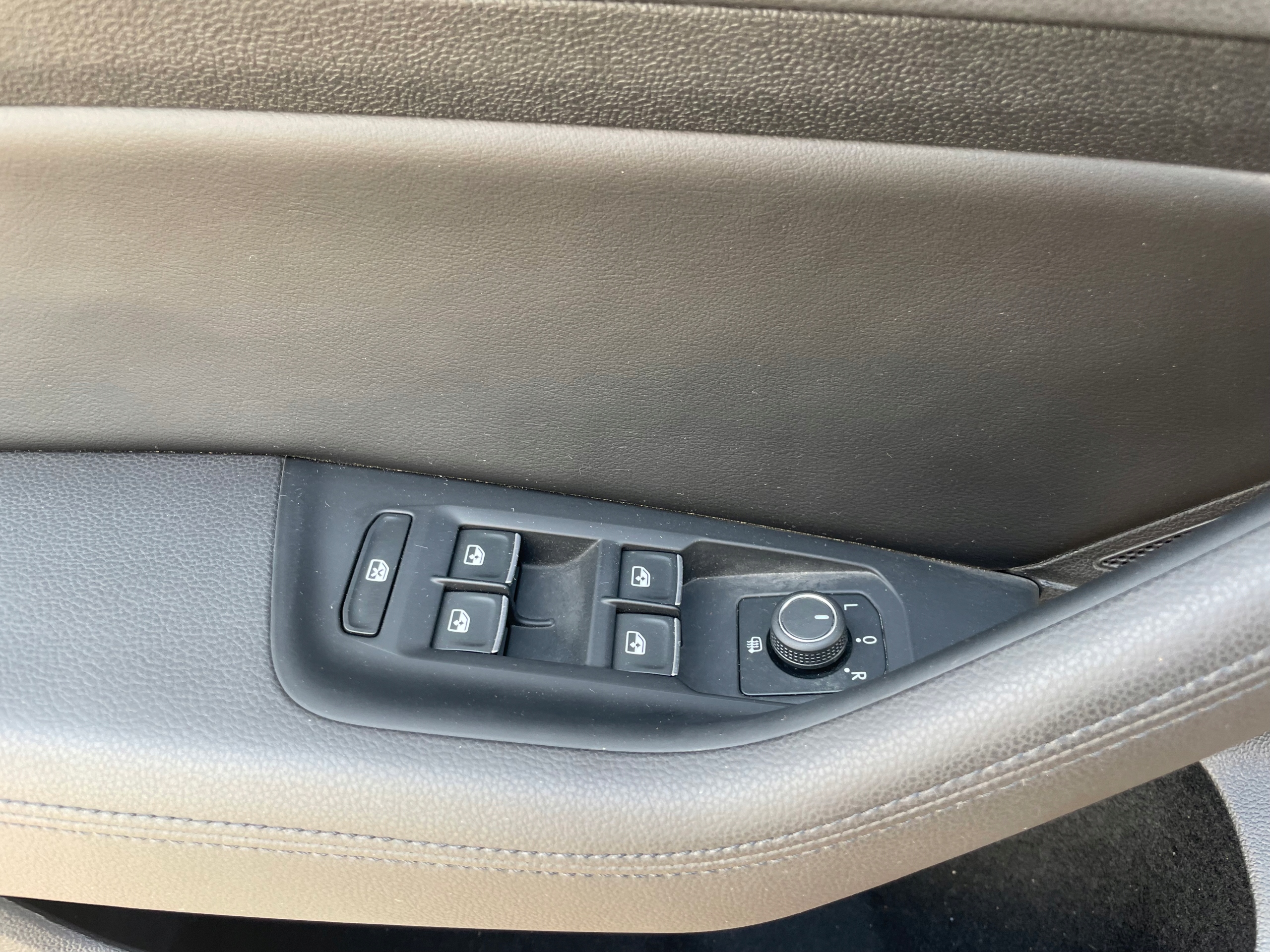 side PASSAT B8 sedan leather as new