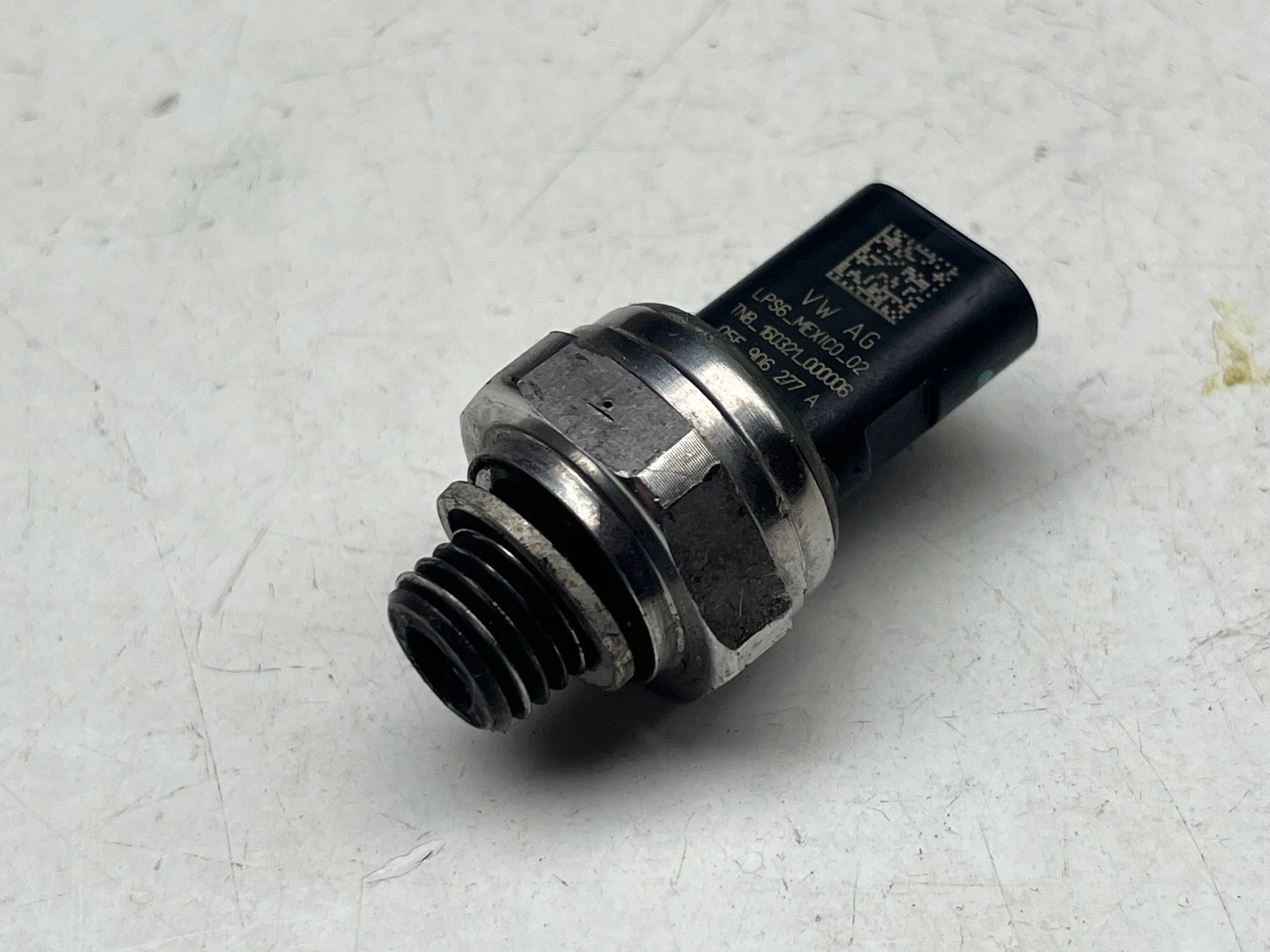 sensore pressione olio Skoda Kamiq 05E906277A !J