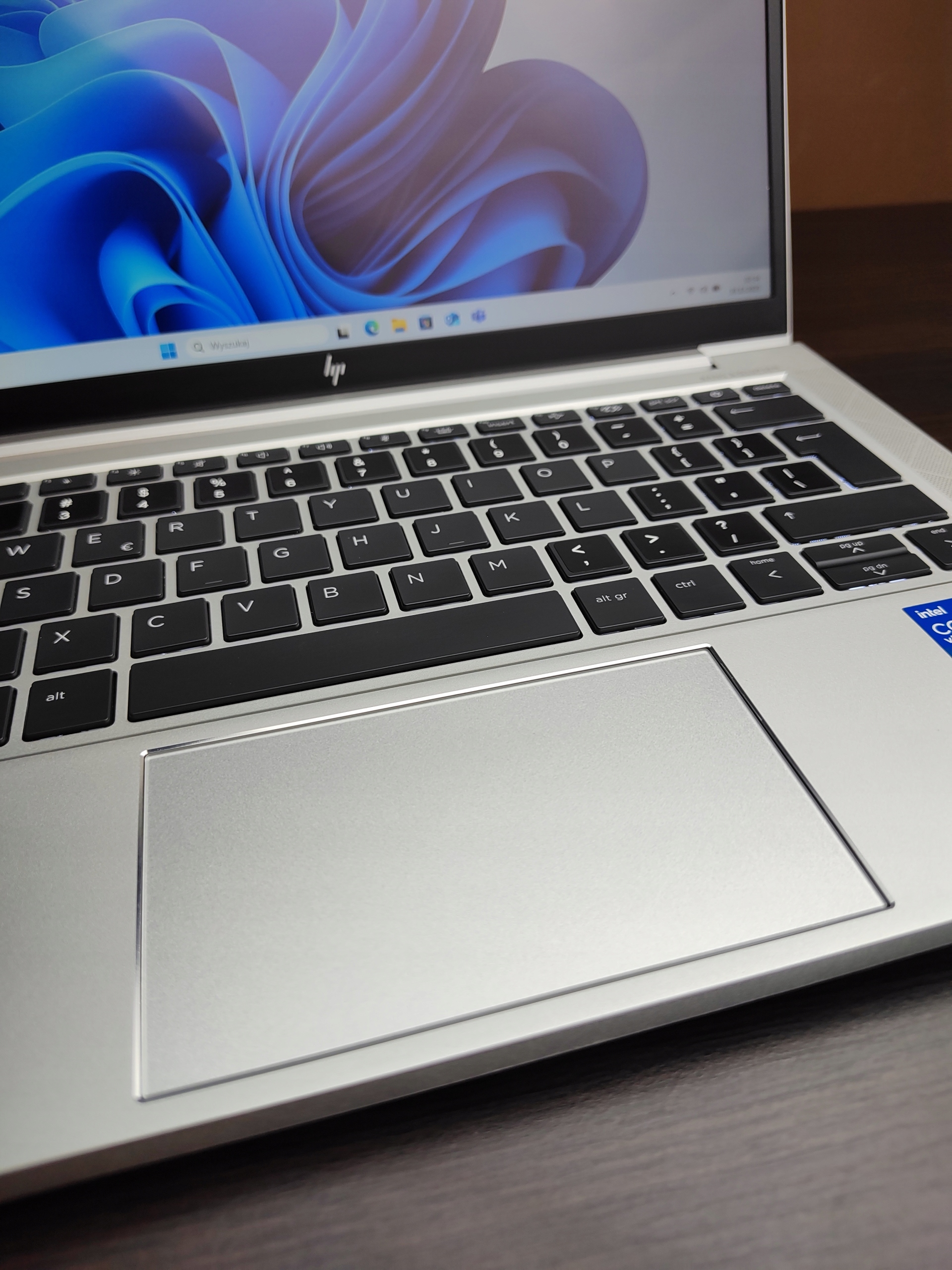 HP Elitebook 830 G8