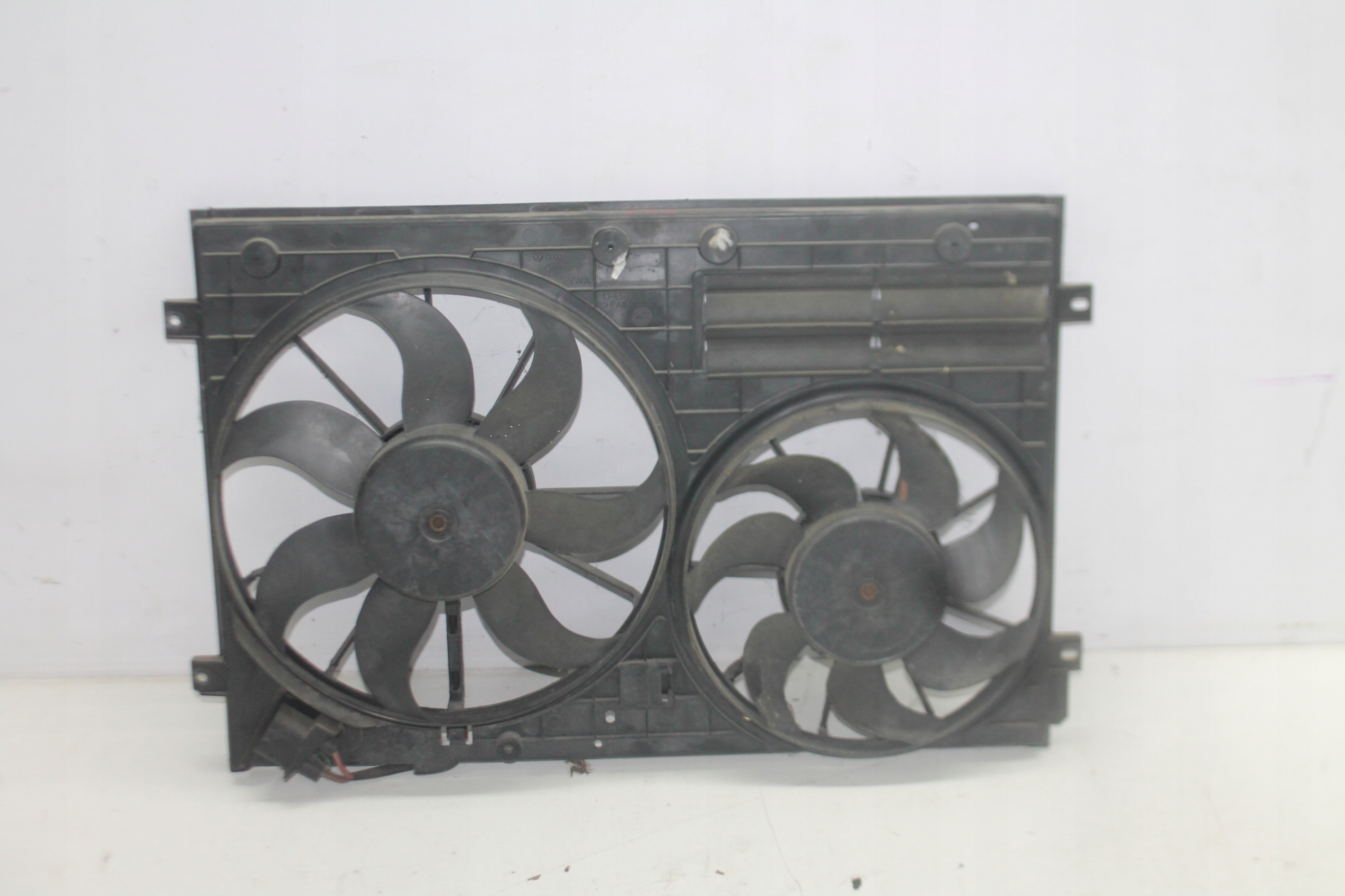 ventilátor chladiče vrtule 1K0121207AT VW AUDI SKODA SEAT