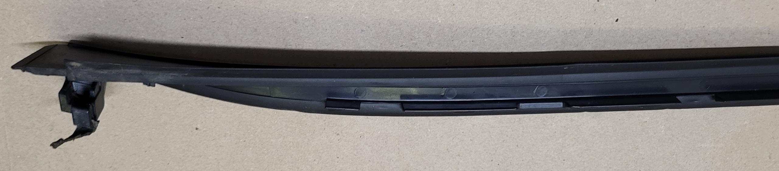 moulding windows windscreen right front front ODRZUTNIK KIA CEED III LIFT OE