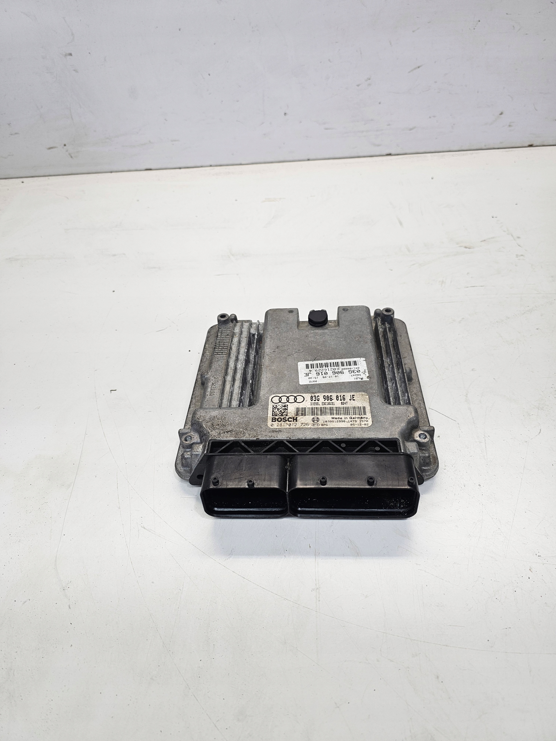 control unit computer of the engine AUDI A4 B7 2.0 TDI 03G906016JE