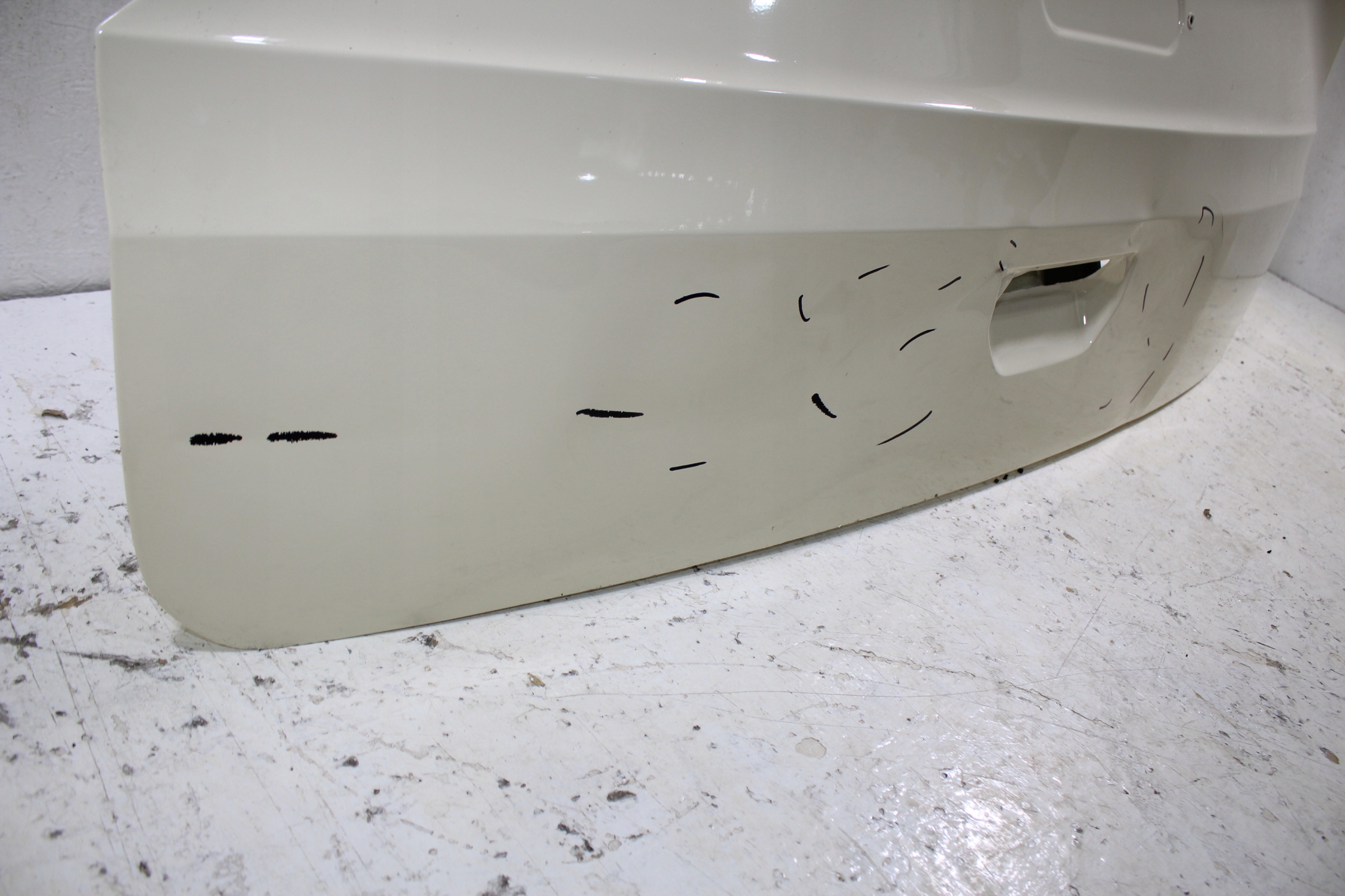 VW Caddy 2K7 trunk door boot rear part