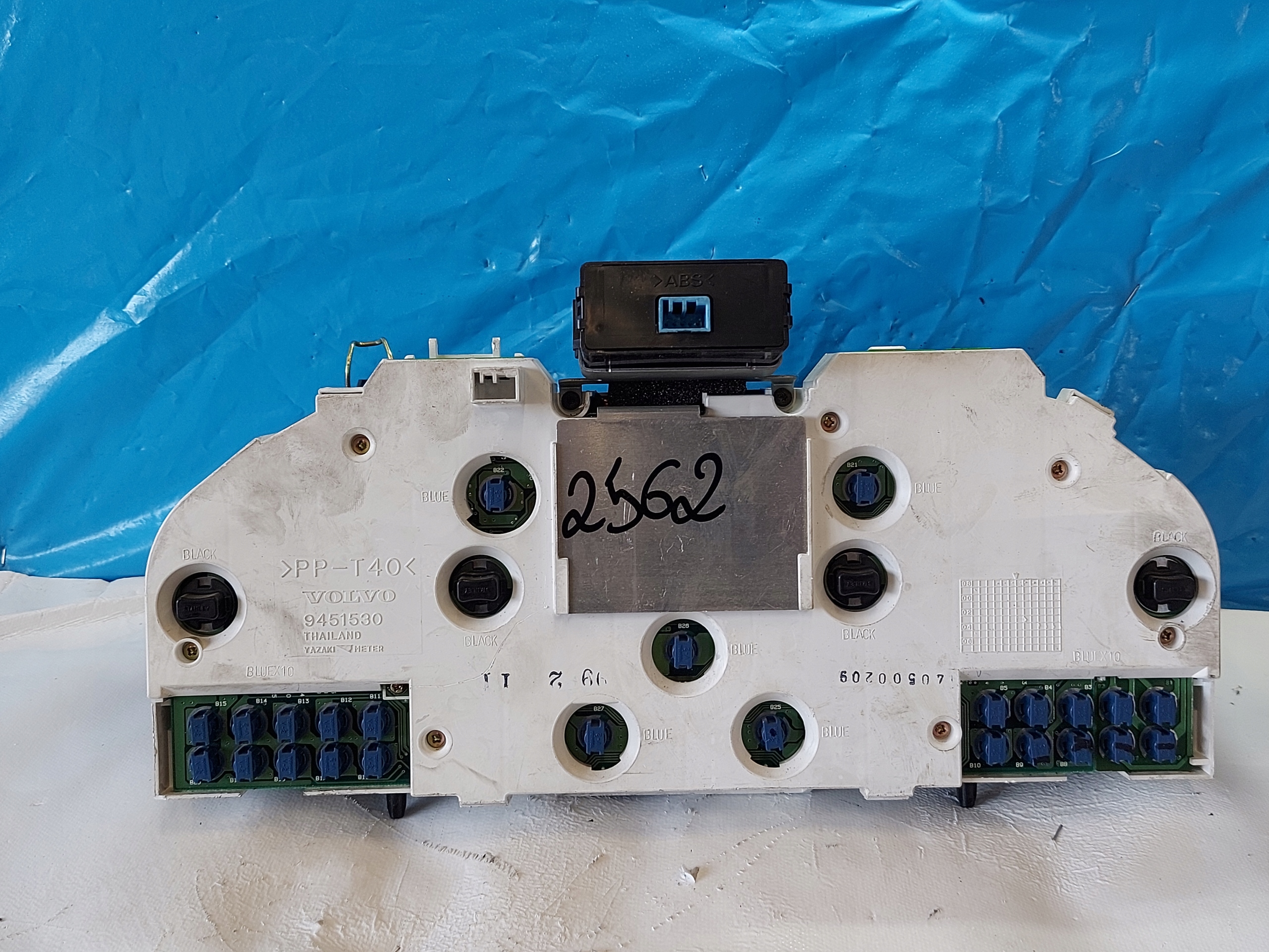 dials clock VOLVO V70 and 2.5 TDI 9472523