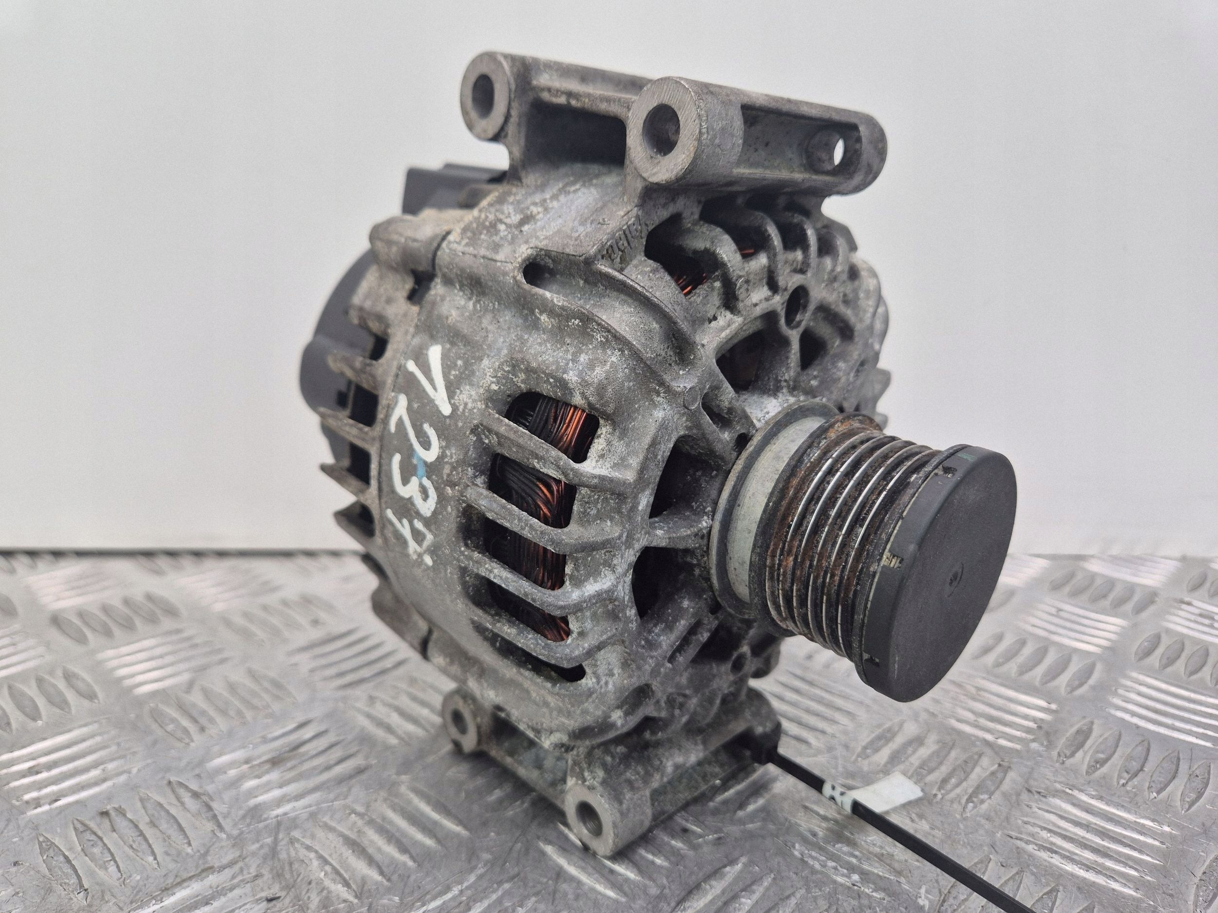 Mercedes E200 CGI W212 1.8i Alternator A0009063000