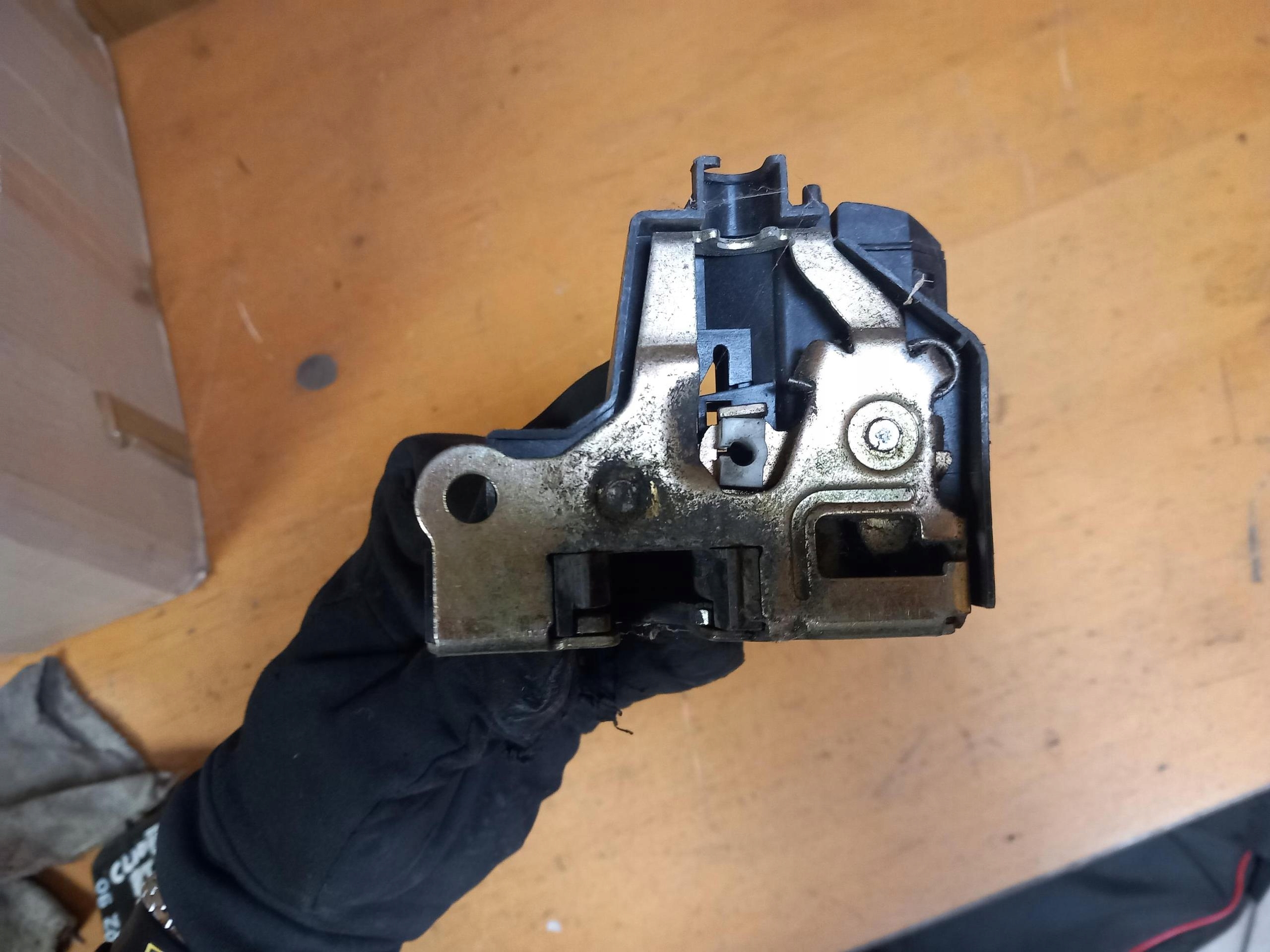 lock door right front RENAULT SCENIC and 96-03 EU